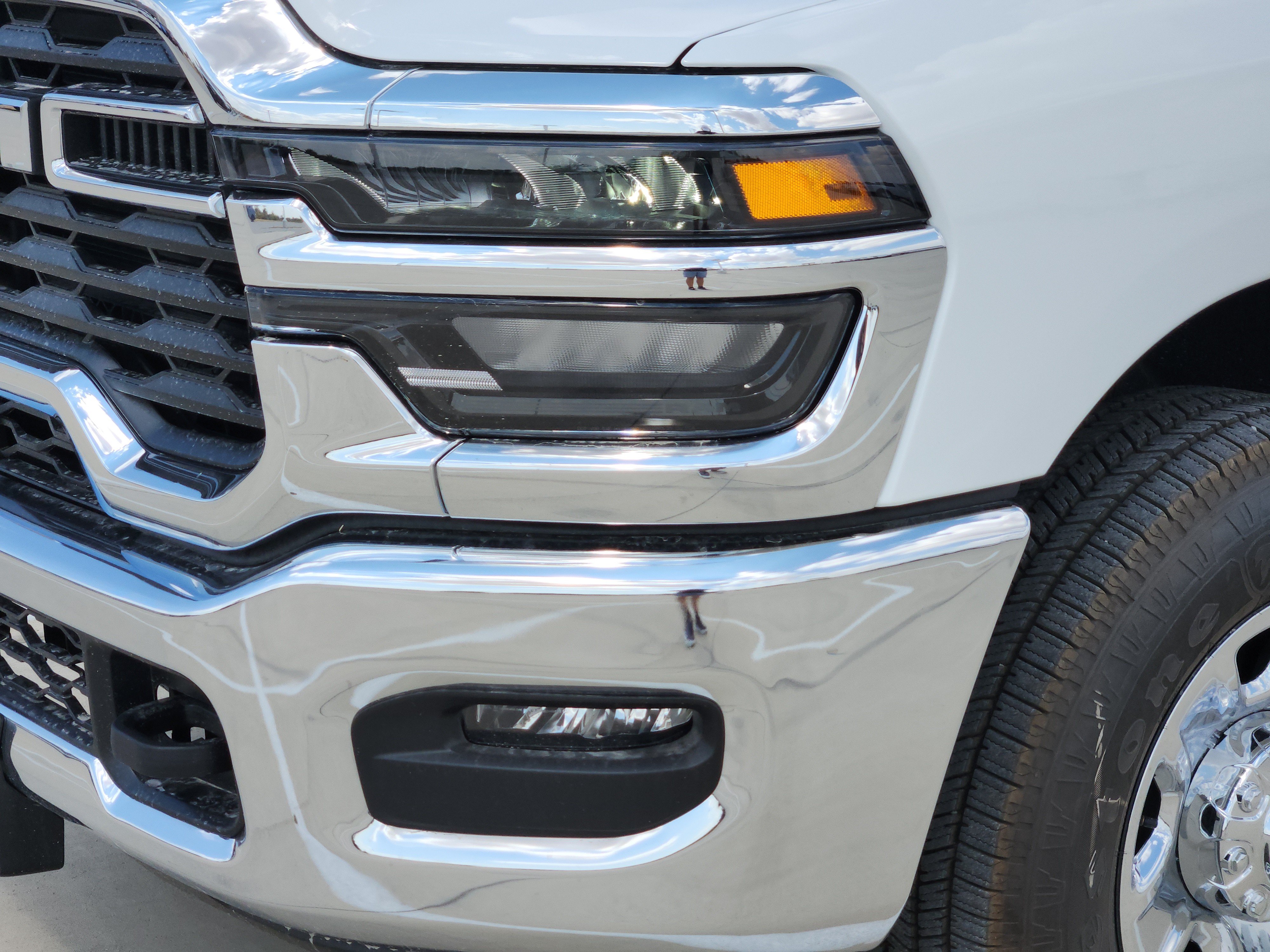 New 2026 Bright White Clear-Coat Exterior Paint RAM Tradesman Crew Cab 4x2 8
