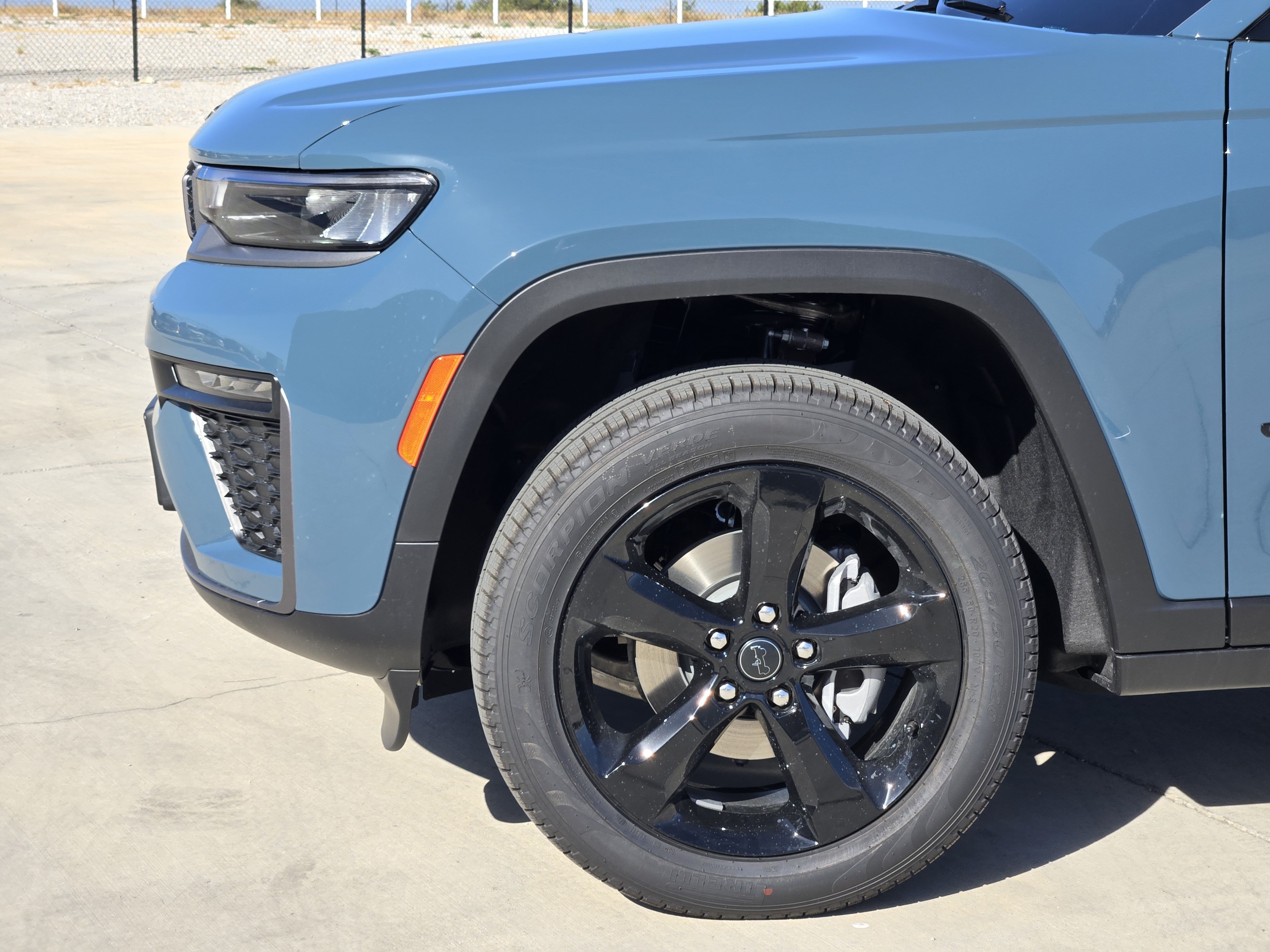 New 2027 Steel Blue Paint Jeep Limited image 6