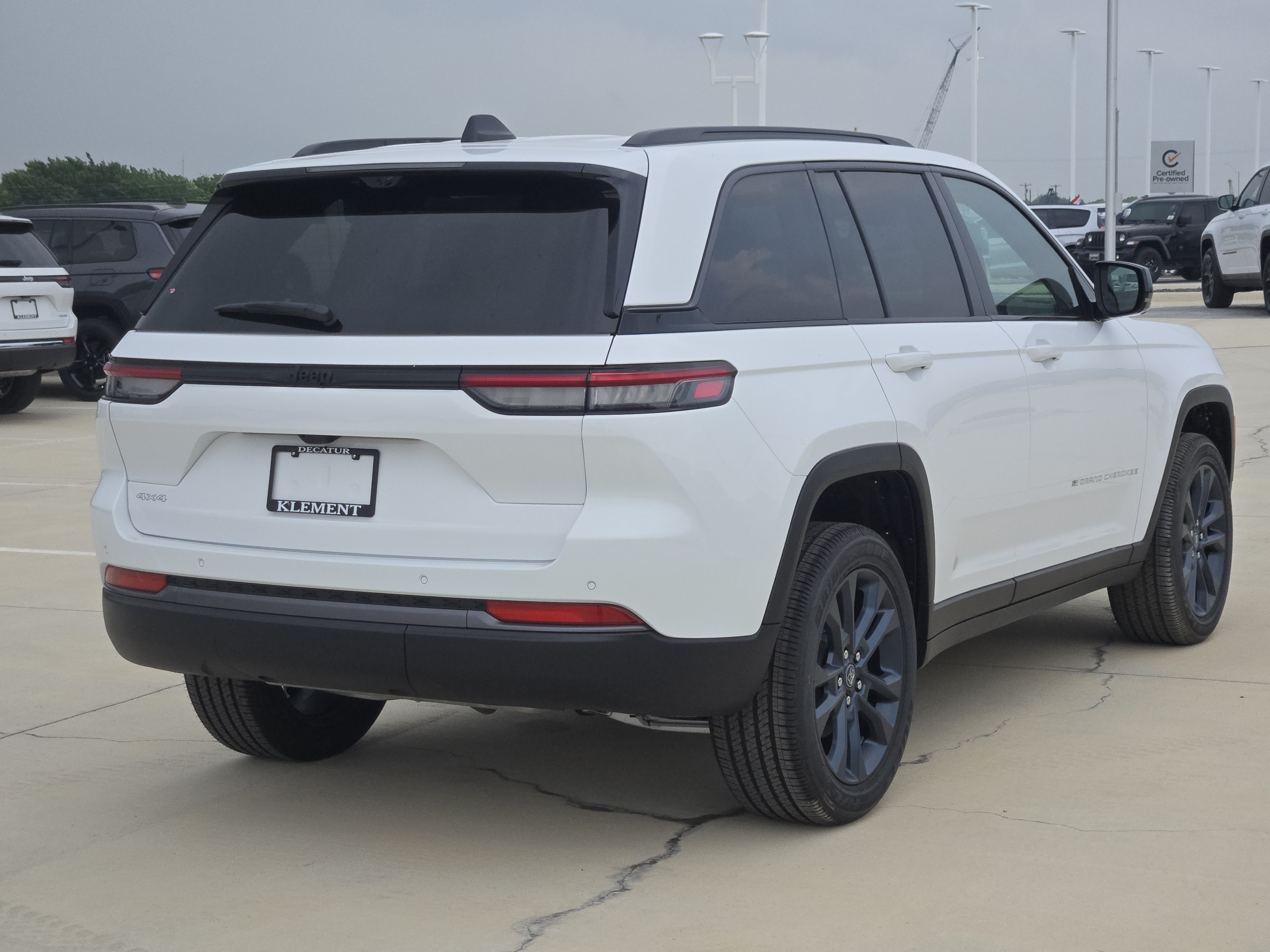 New 2026 Bright White Clear-Coat Exterior Paint Jeep 85th Anniversay Edition 4x4 image 5