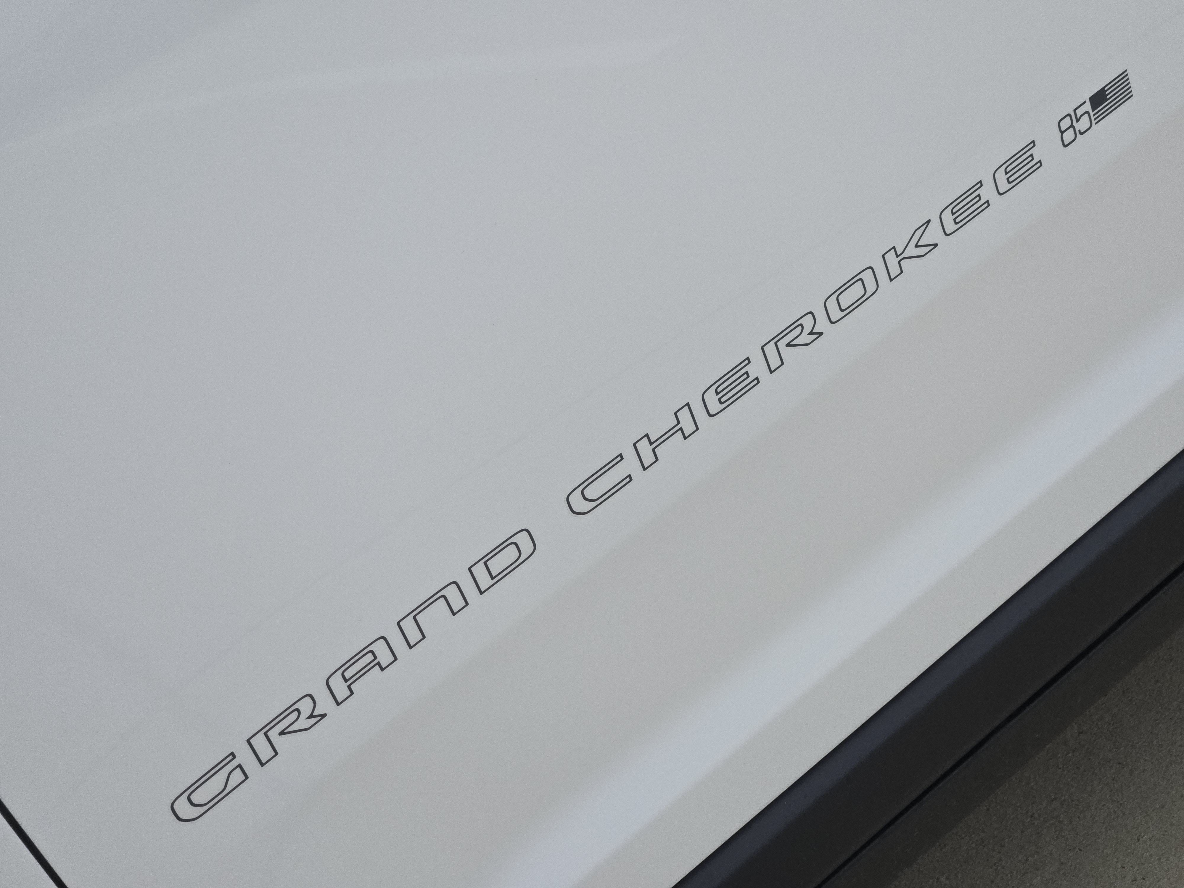 New 2026 Bright White Clear-Coat Exterior Paint Jeep 85th Anniversay Edition 4x4 image 8