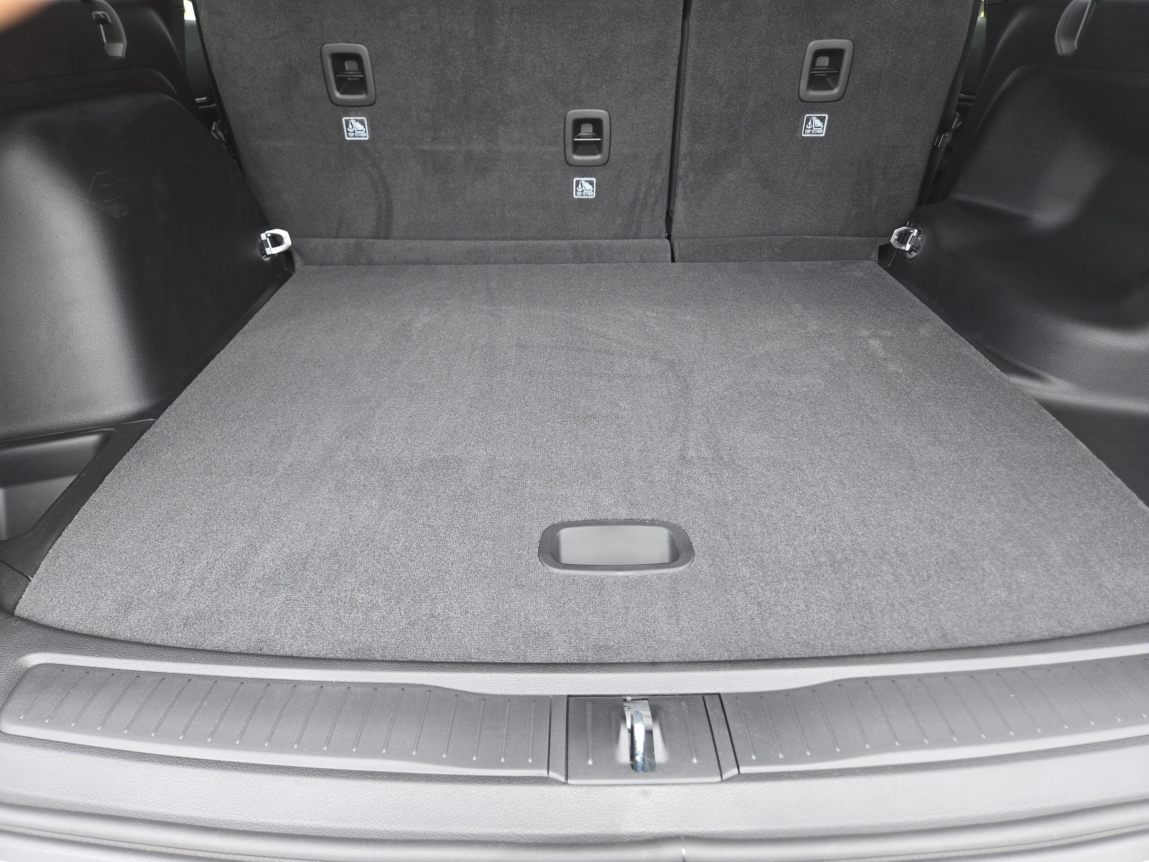 New 2026 Silver Zynith Exterior Paint Jeep Laredo 4x4 image 21