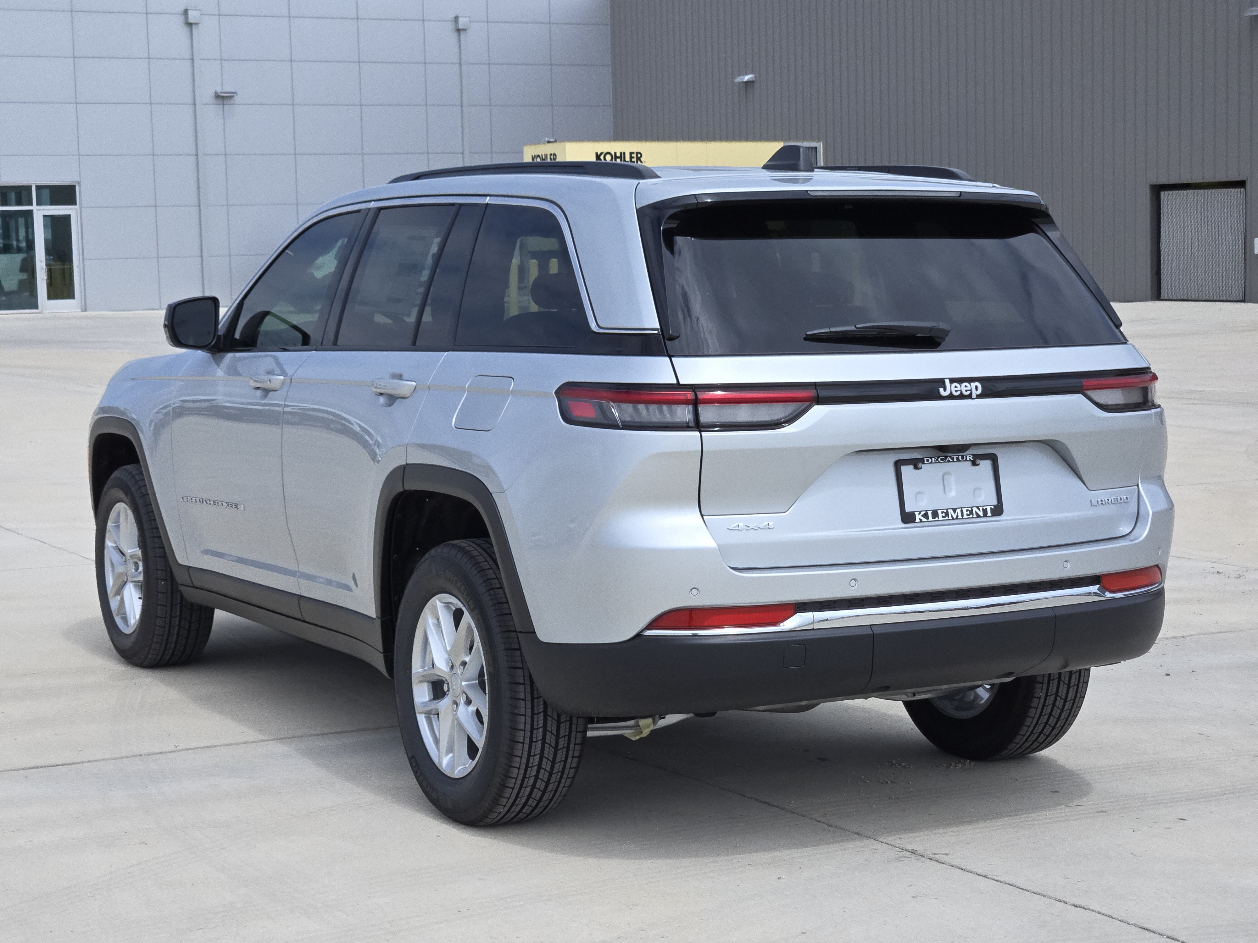 New 2026 Silver Zynith Exterior Paint Jeep Laredo 4x4 image 5