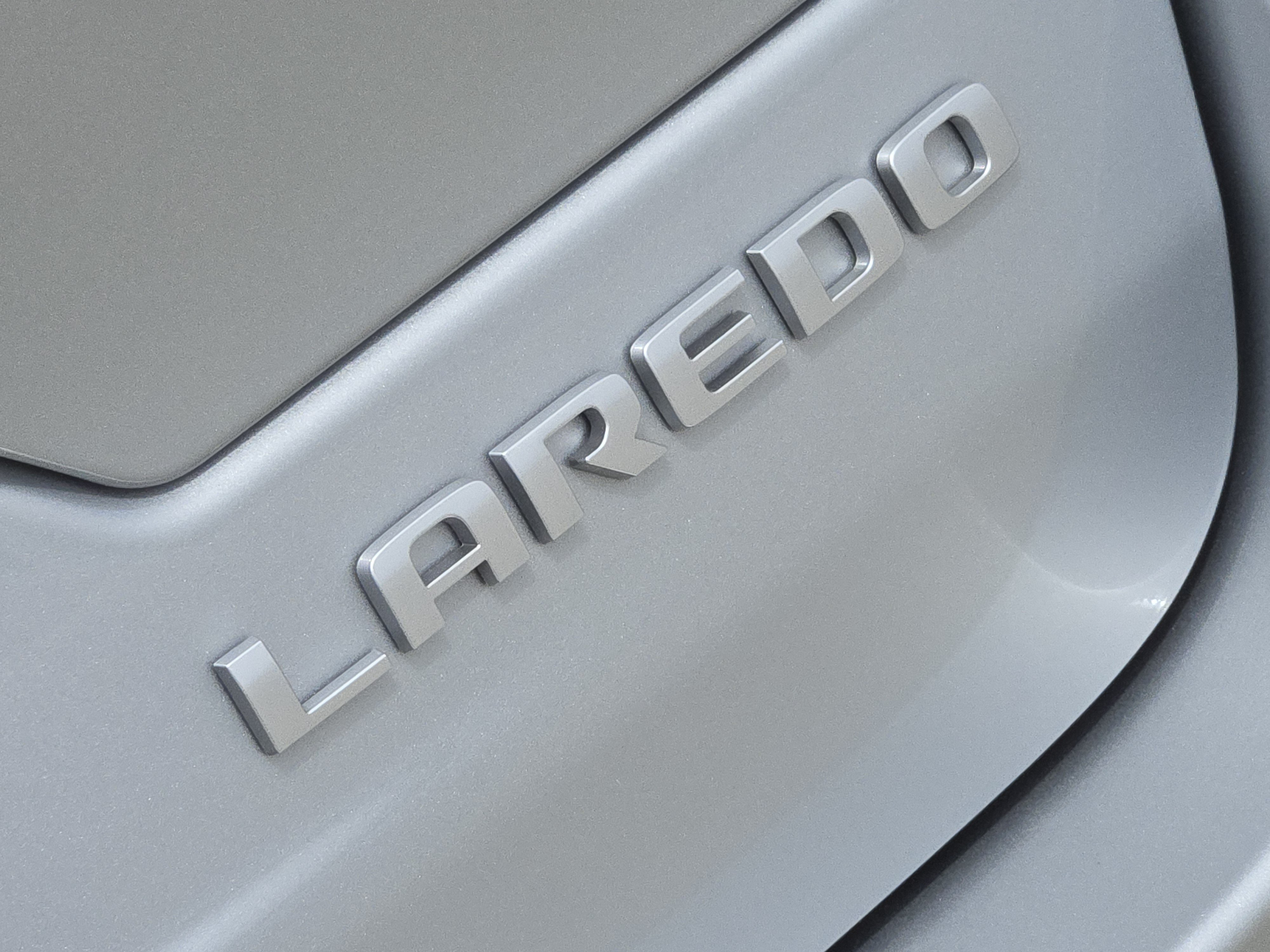 New 2026 Silver Zynith Exterior Paint Jeep Laredo 4x4 image 8