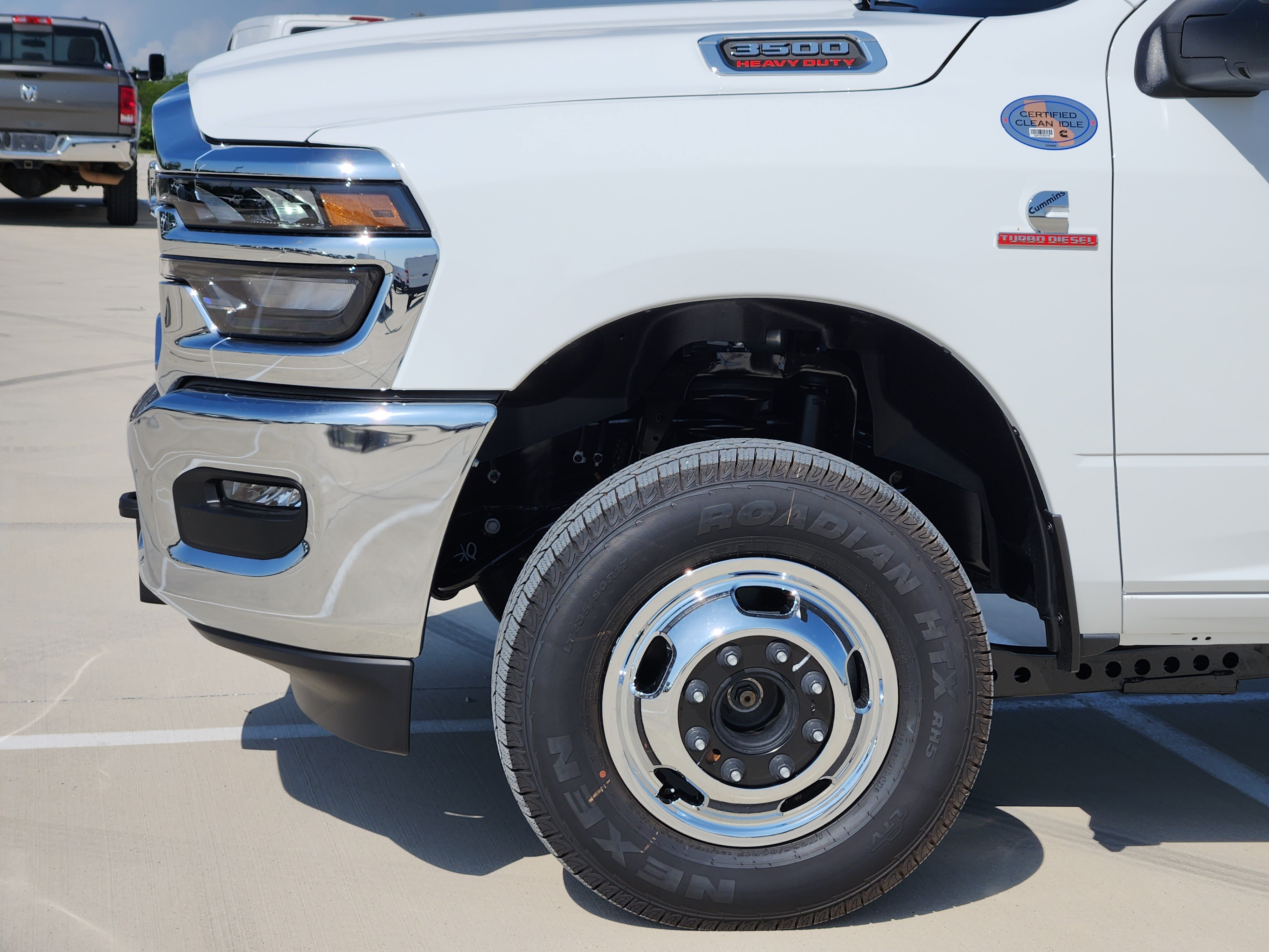 New 2026 Bright White Clear-Coat Exterior Paint RAM Tradesman/Big Horn image 6