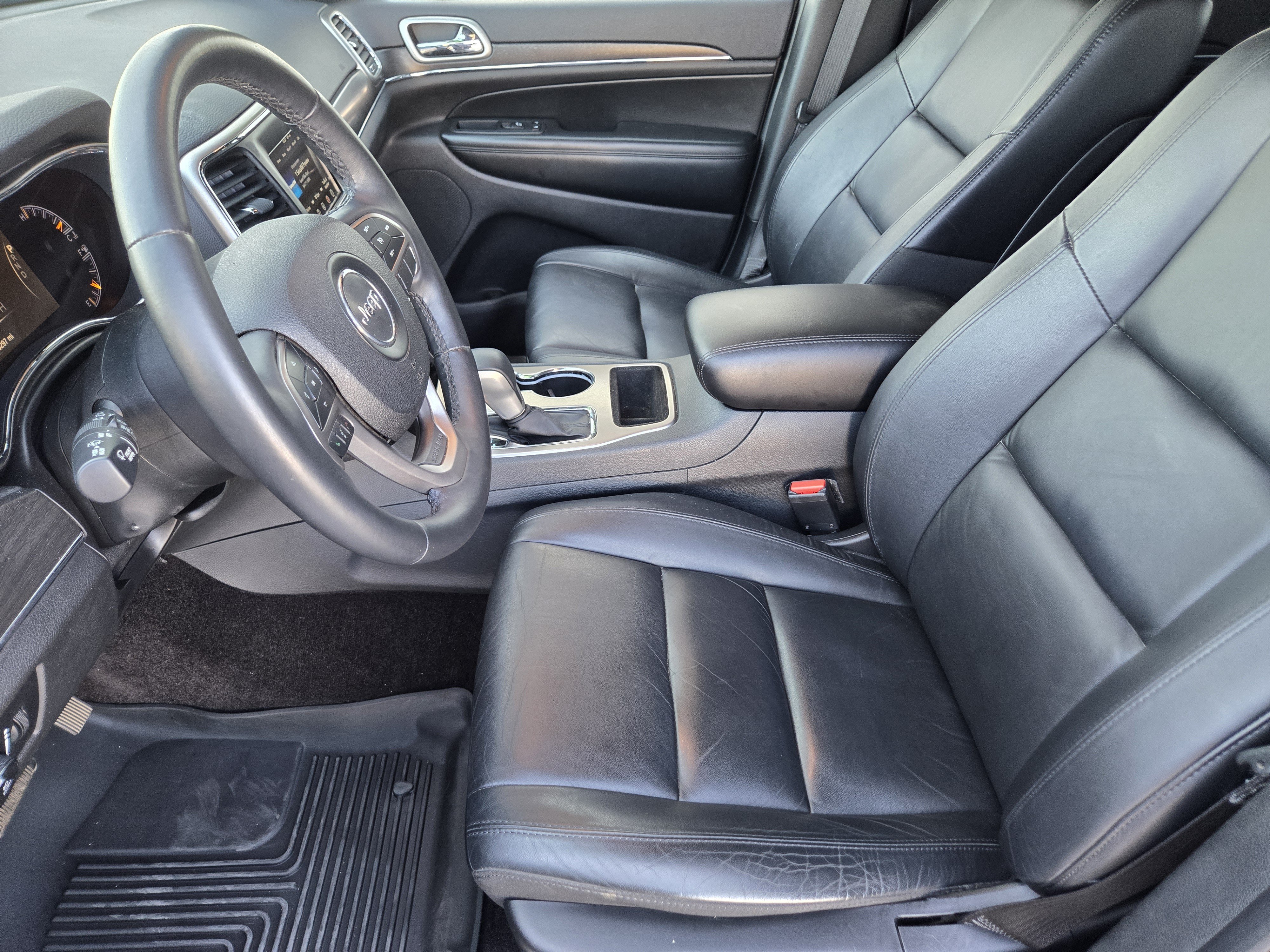 Used 2018 Granite Crystal Metallic Clear Coat Jeep Limited image 15