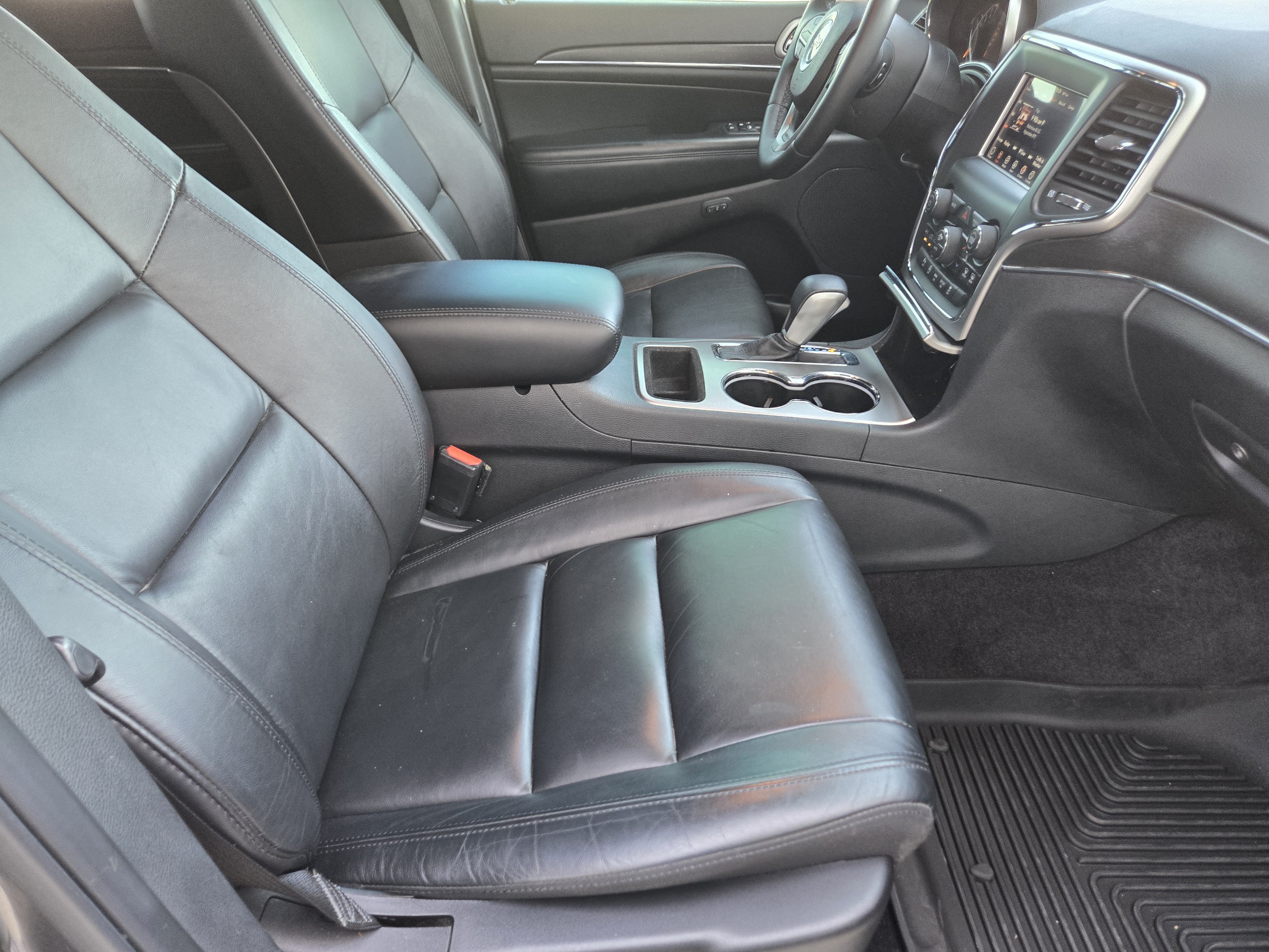 Used 2018 Granite Crystal Metallic Clear Coat Jeep Limited image 16