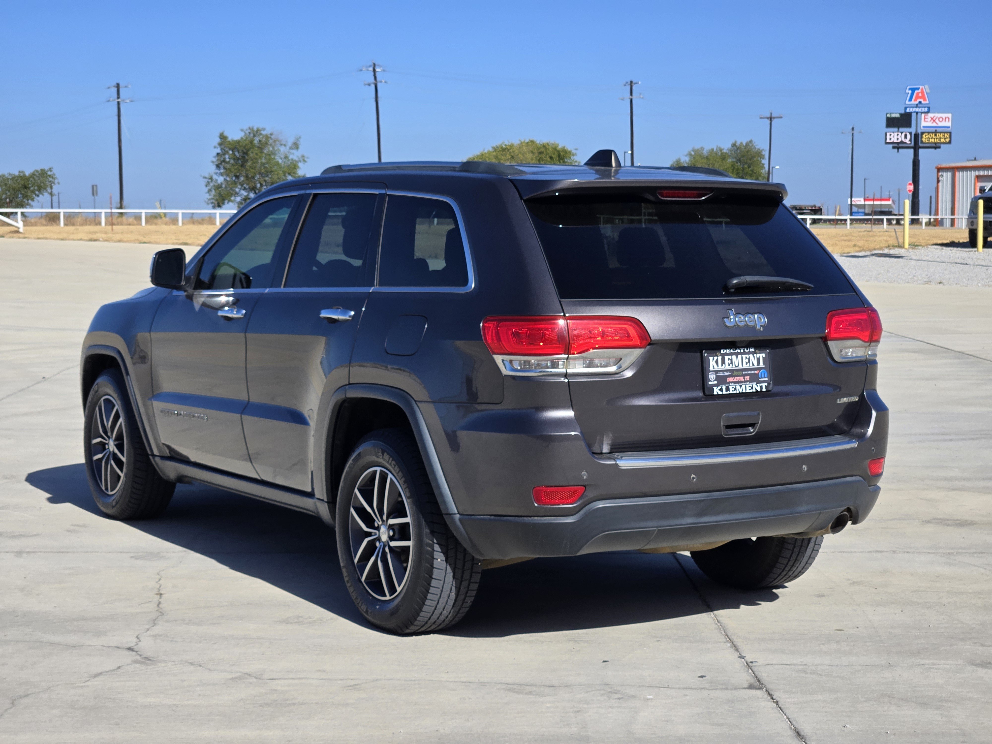 Used 2018 Granite Crystal Metallic Clear Coat Jeep Limited image 6