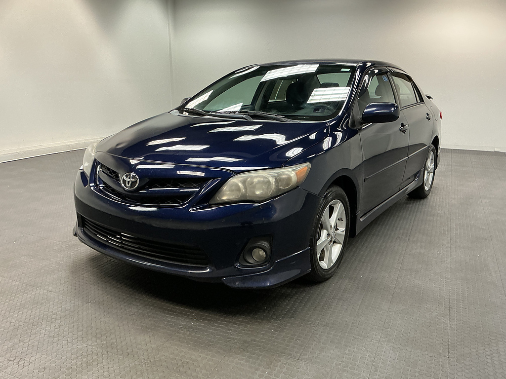 Nautical Blue Metallic 2013 Toyota Corolla Sedan Front-Wheel Drive 4-Speed Automatic