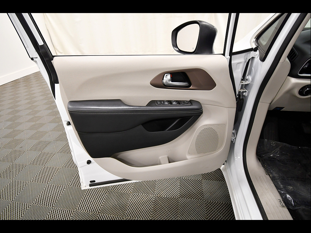 Used 2024 Chrysler Voyager Van
