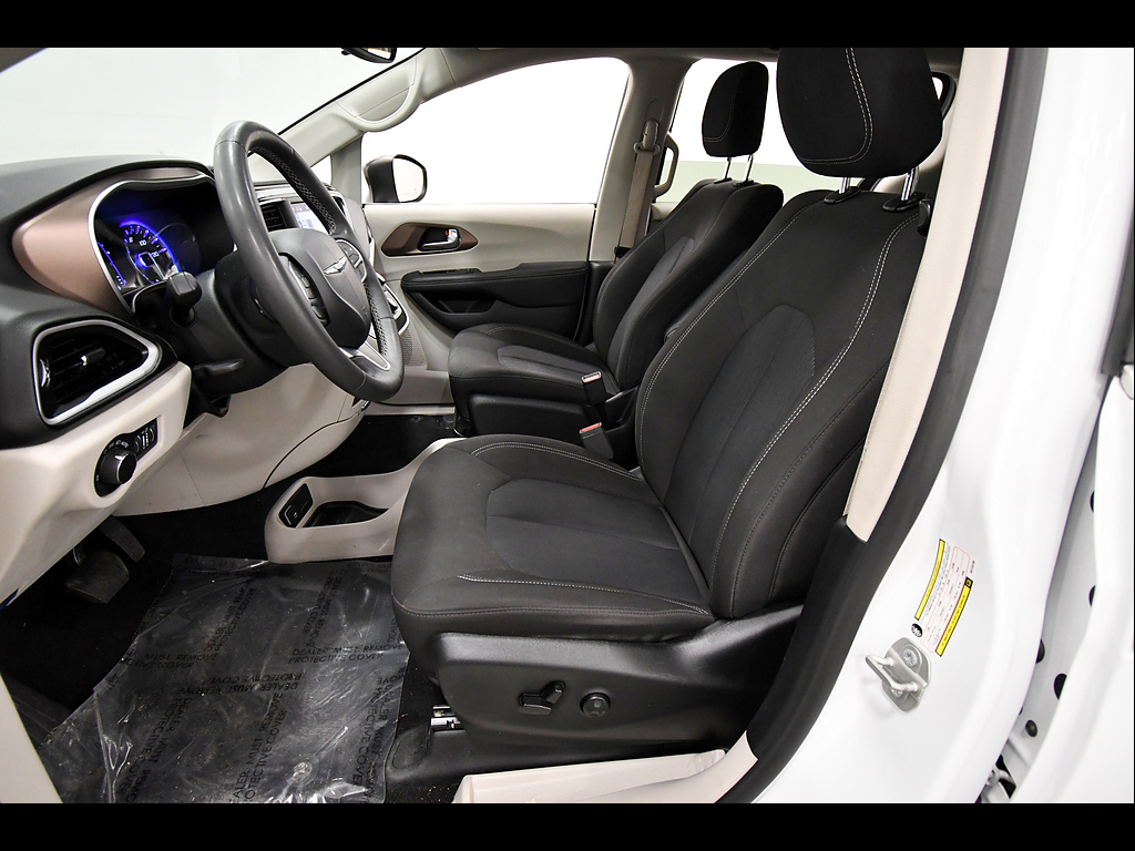 Used 2024 Chrysler Voyager Van