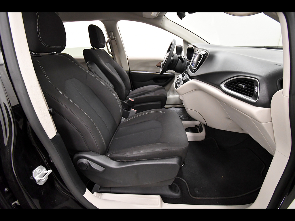 Used 2024 Chrysler Voyager Van