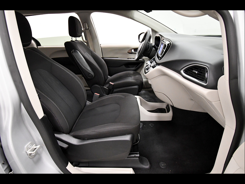 Used 2024 Chrysler Voyager Van