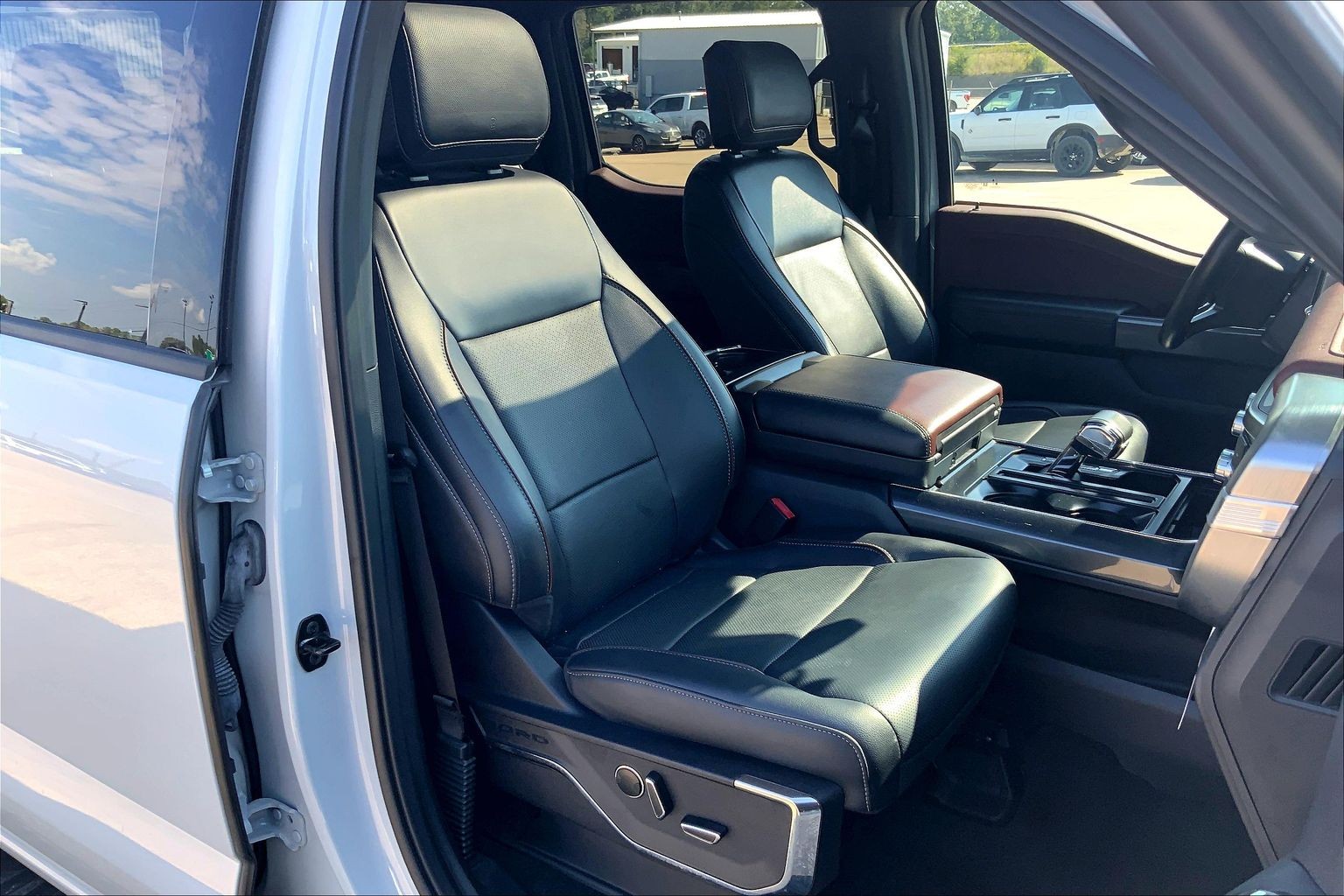 2023 Ford F-150 photo 6 of 33
