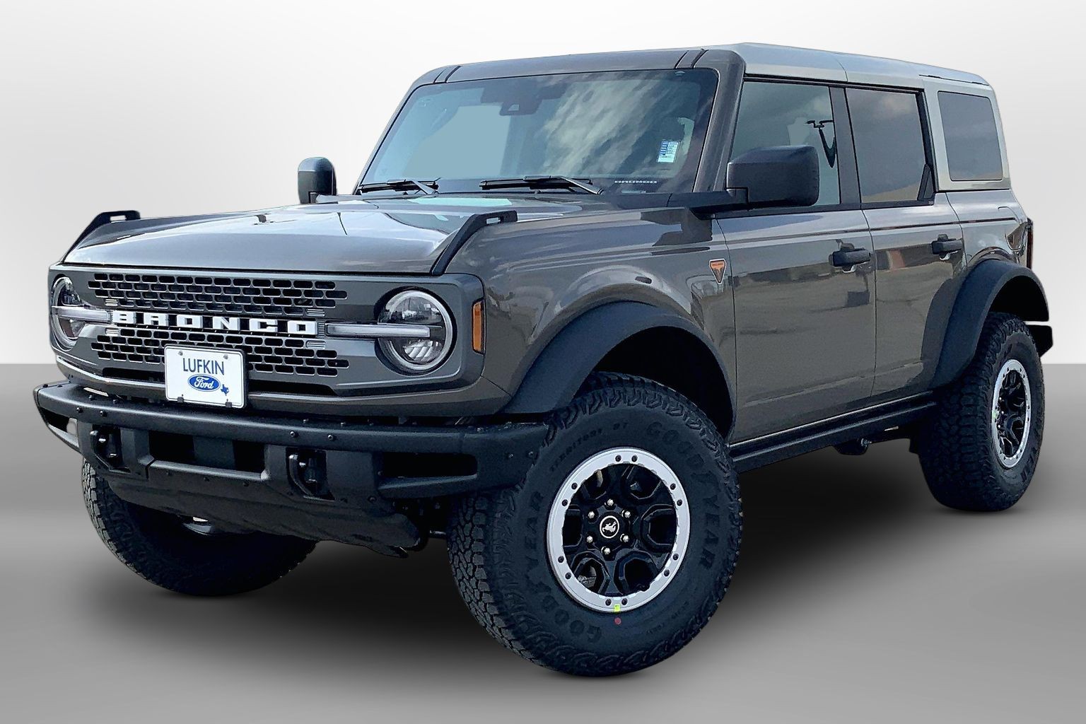 2026 Ford Bronco photo 2 of 50