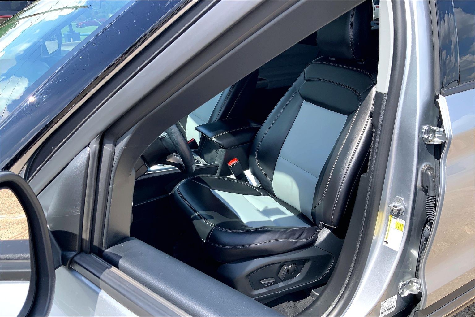 2023 Ford Explorer XLT Iconic Silver at Lufkin Ford