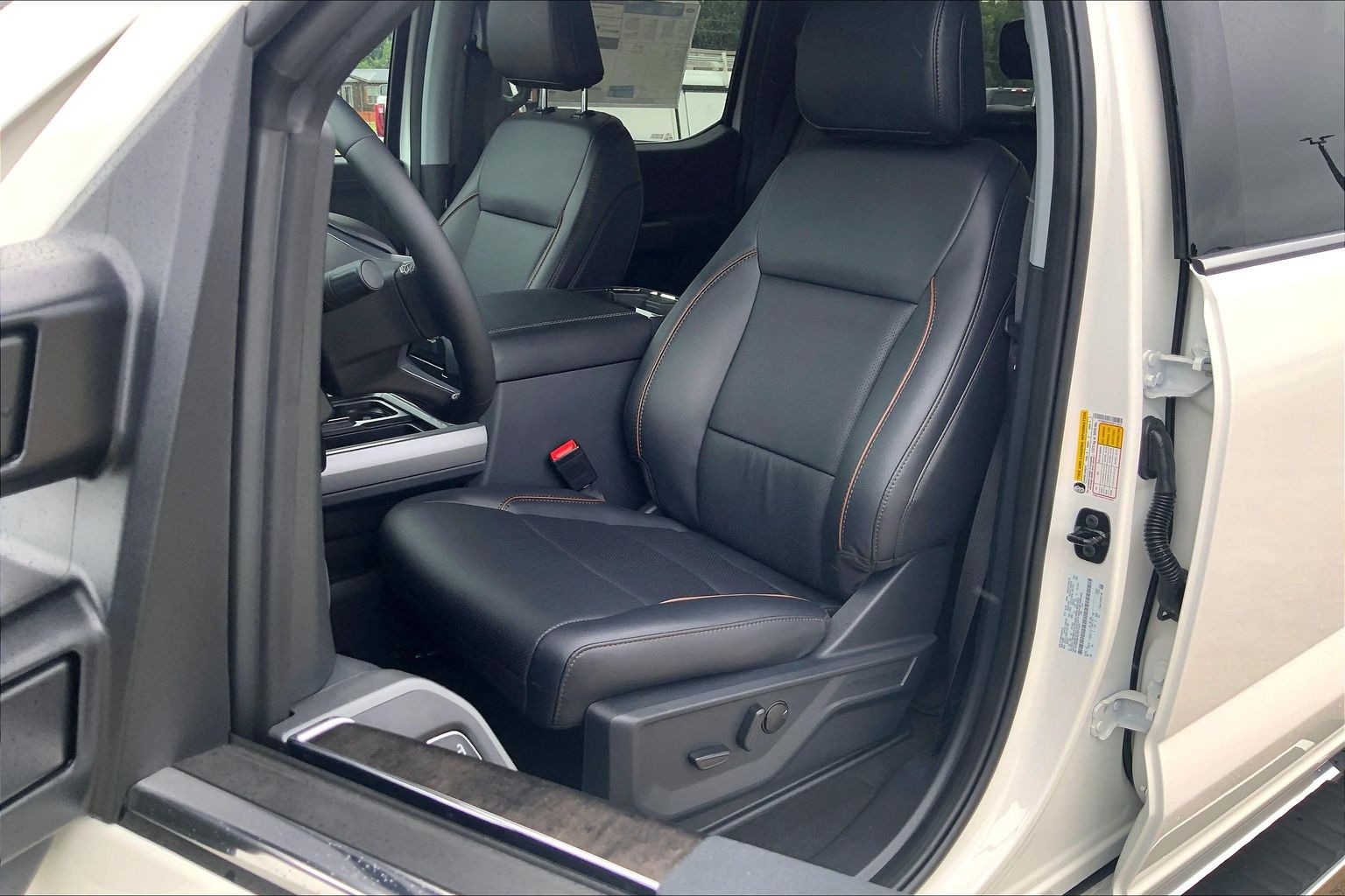 2026 Ford Super Duty F-250 SRW LARIAT Star White Metallic Tri-Coat at Lufkin Ford