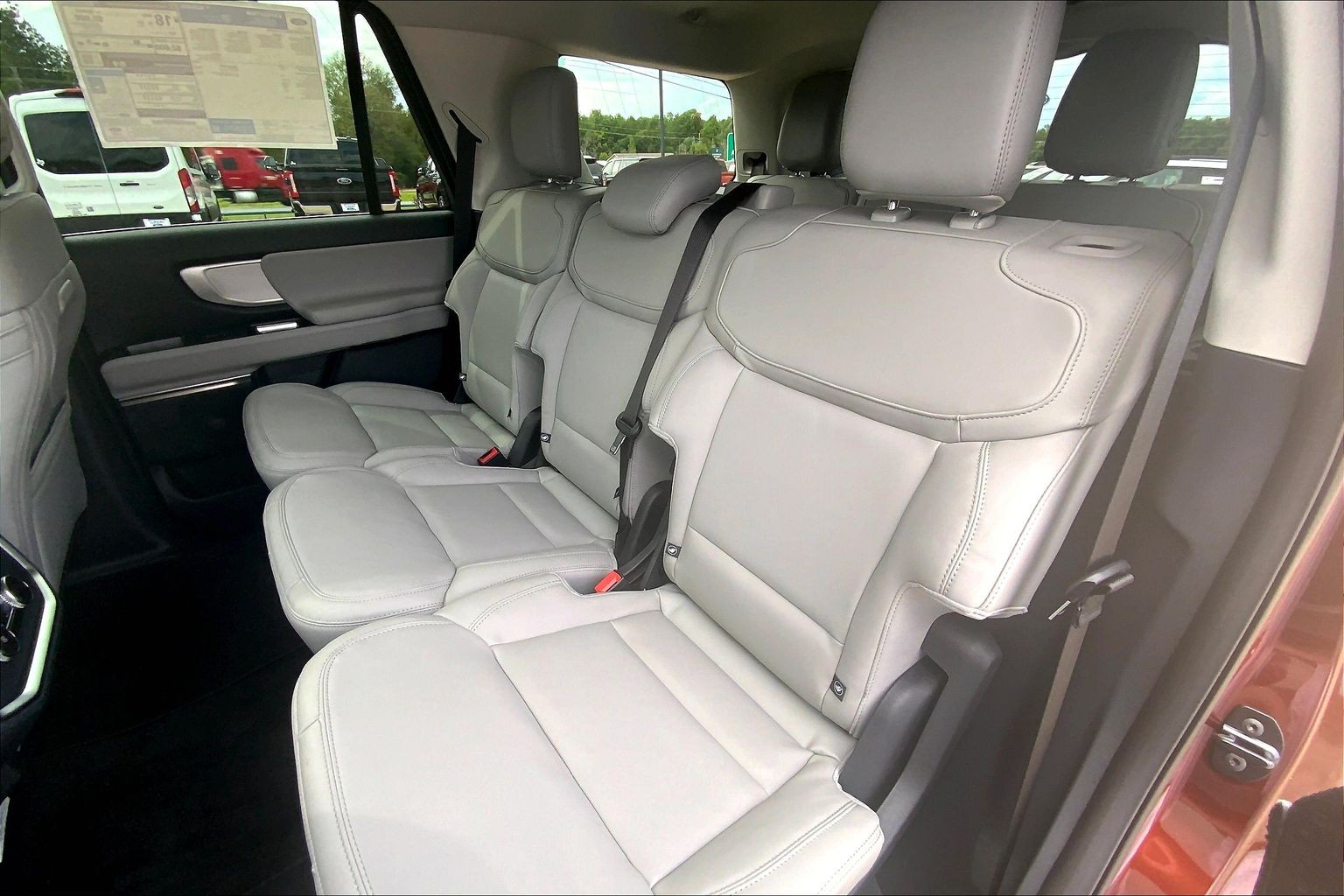 2027 Ford Expedition photo 10 of 13