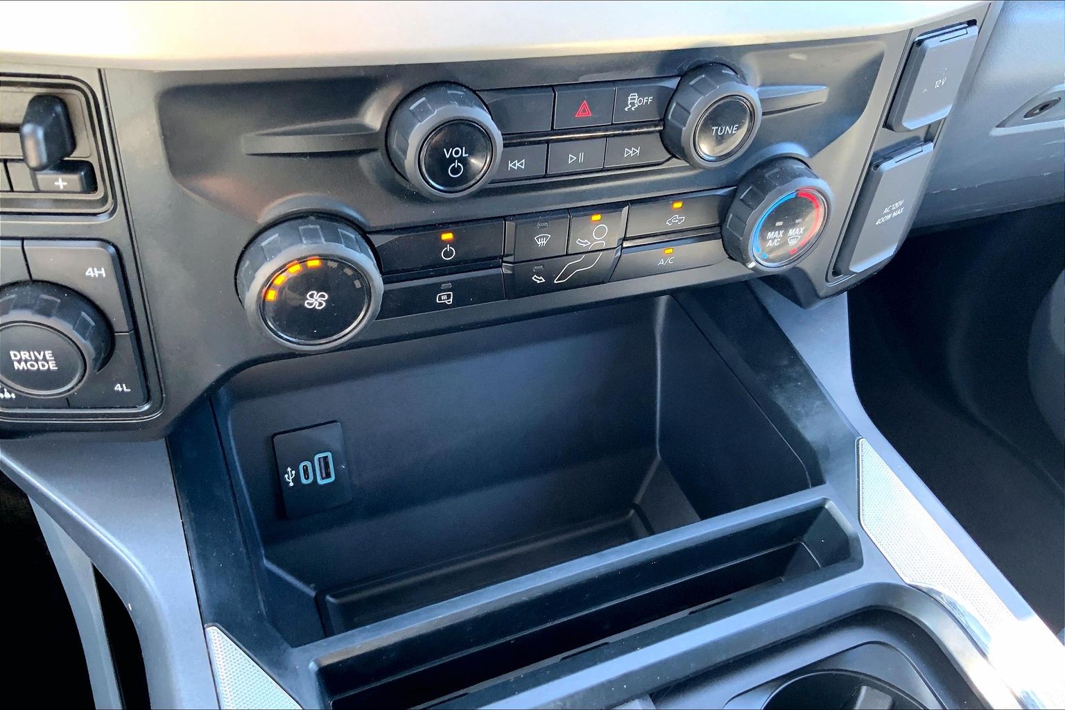 2025 Ford Super Duty F-250 SRW XLT Oxford White at Lufkin Ford