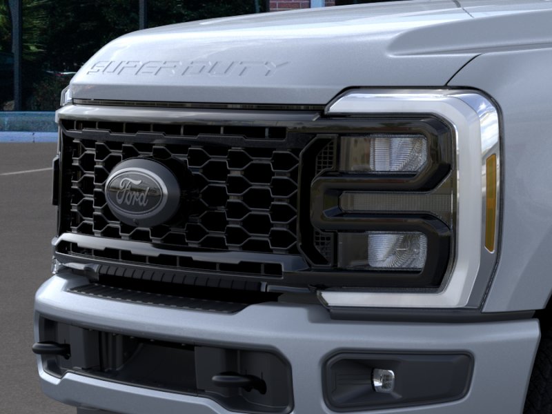 2026 Ford Super Duty F-350 SRW LARIAT Glacier Gray Metallic Tri-Coat at Lufkin Ford