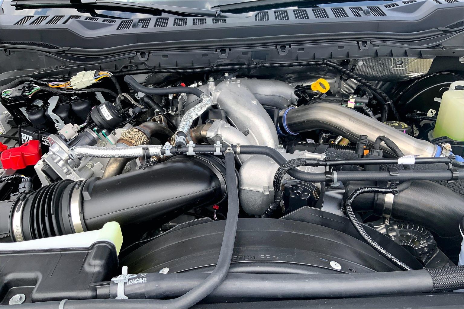 2026 Ford Super Duty F-350 SRW LARIAT Glacier Gray Metallic Tri-Coat at Lufkin Ford