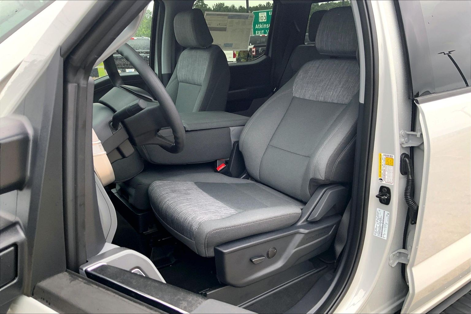 2026 Ford Super Duty F-250 SRW photo 22 of 48
