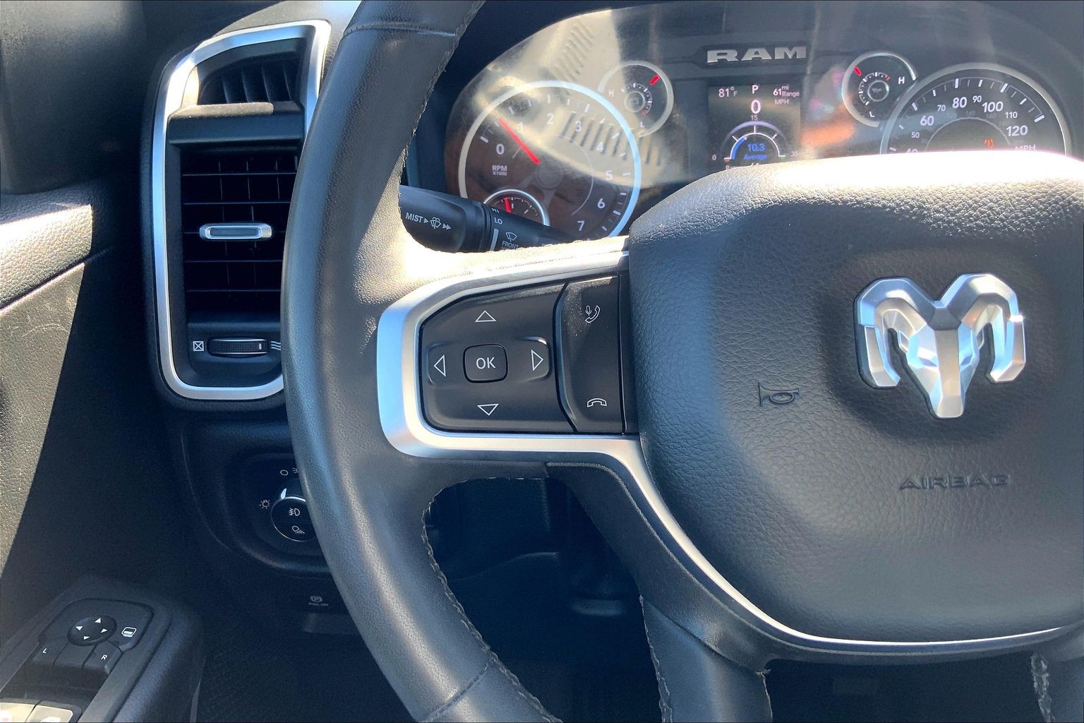 2025 Ram 1500 photo 18 of 33
