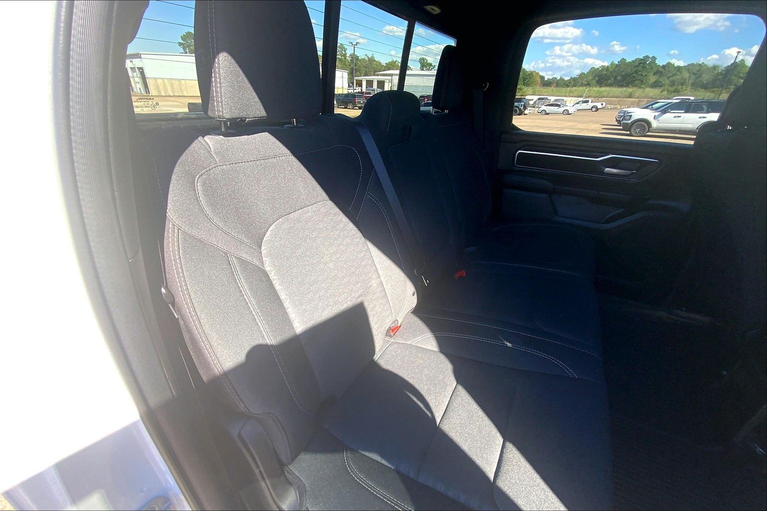 2025 Ram 1500 photo 27 of 33