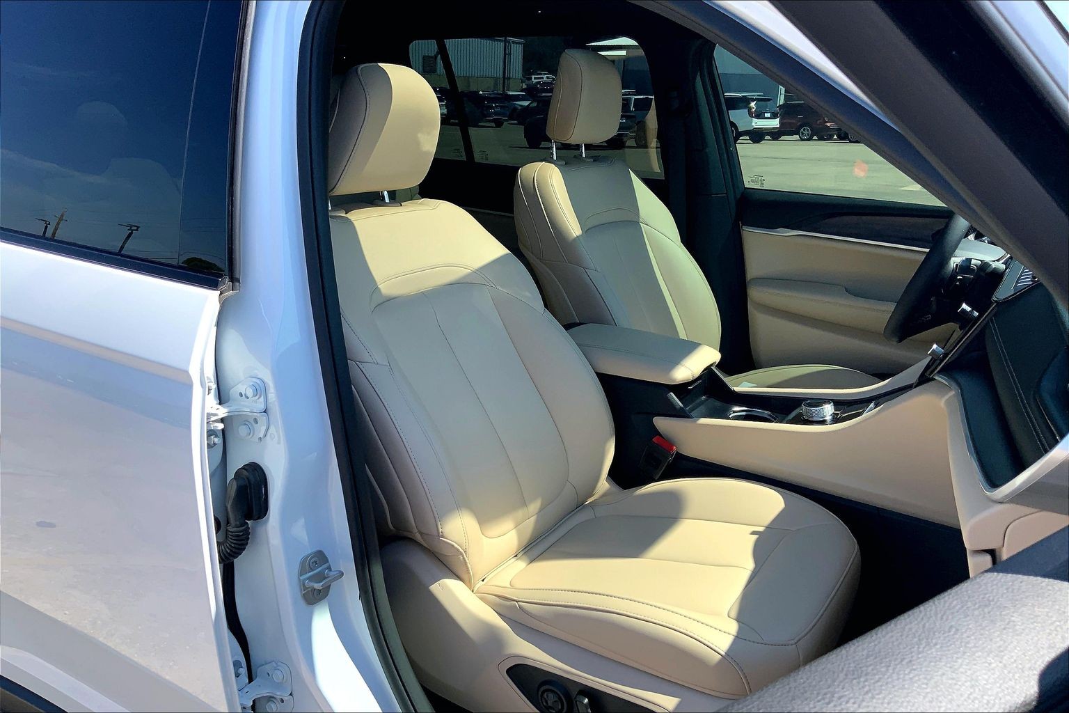 2026 Jeep Grand Cherokee L photo 6 of 34
