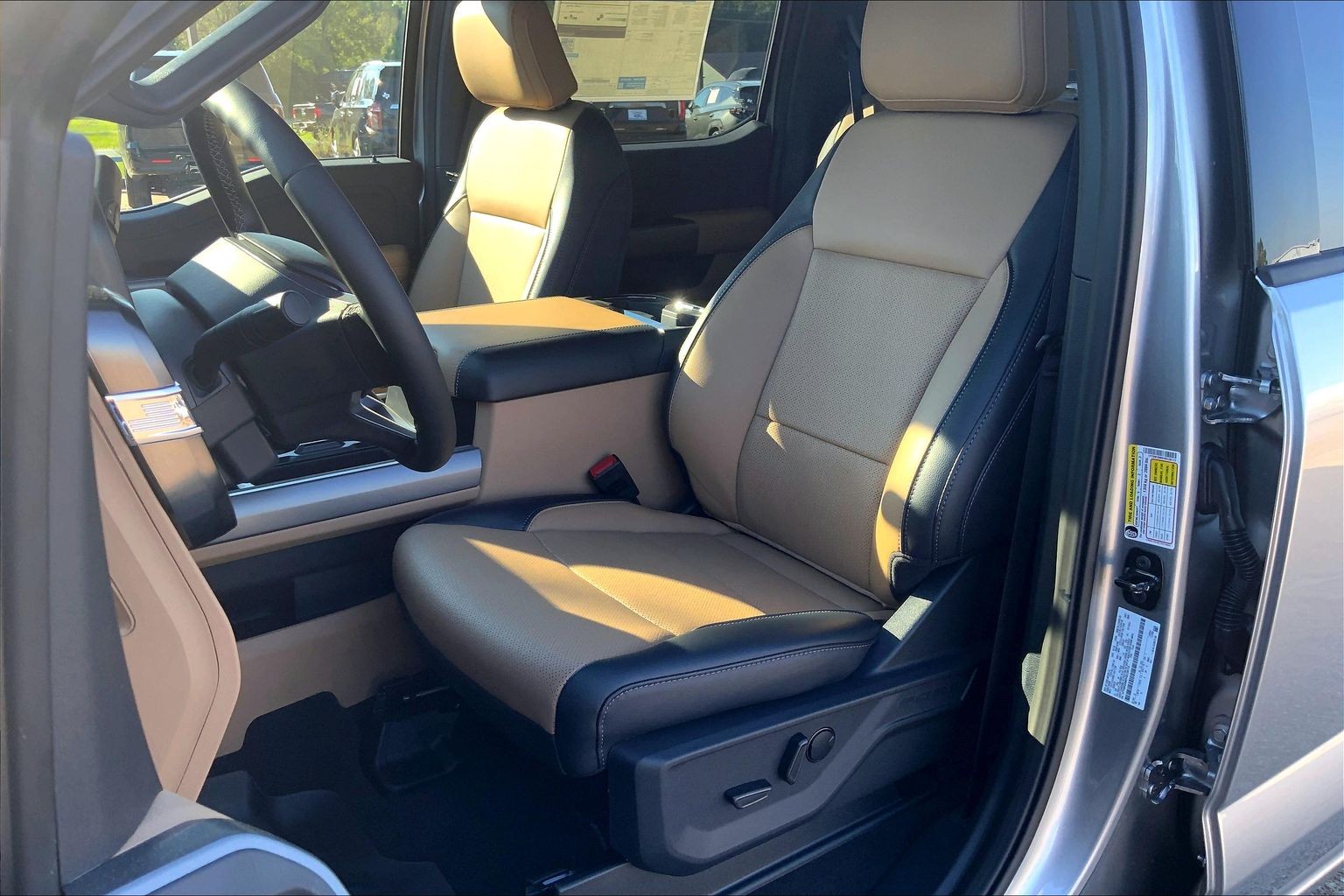 2027 Ford Super Duty F-250 SRW photo 9 of 13