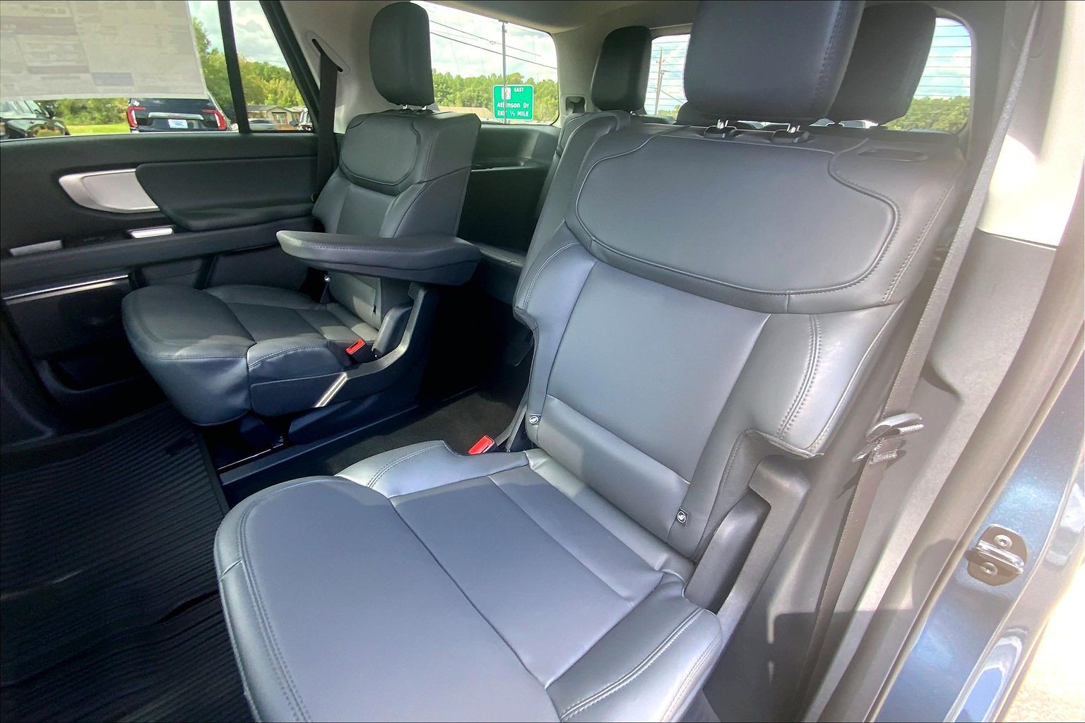 2027 Ford Expedition photo 10 of 13