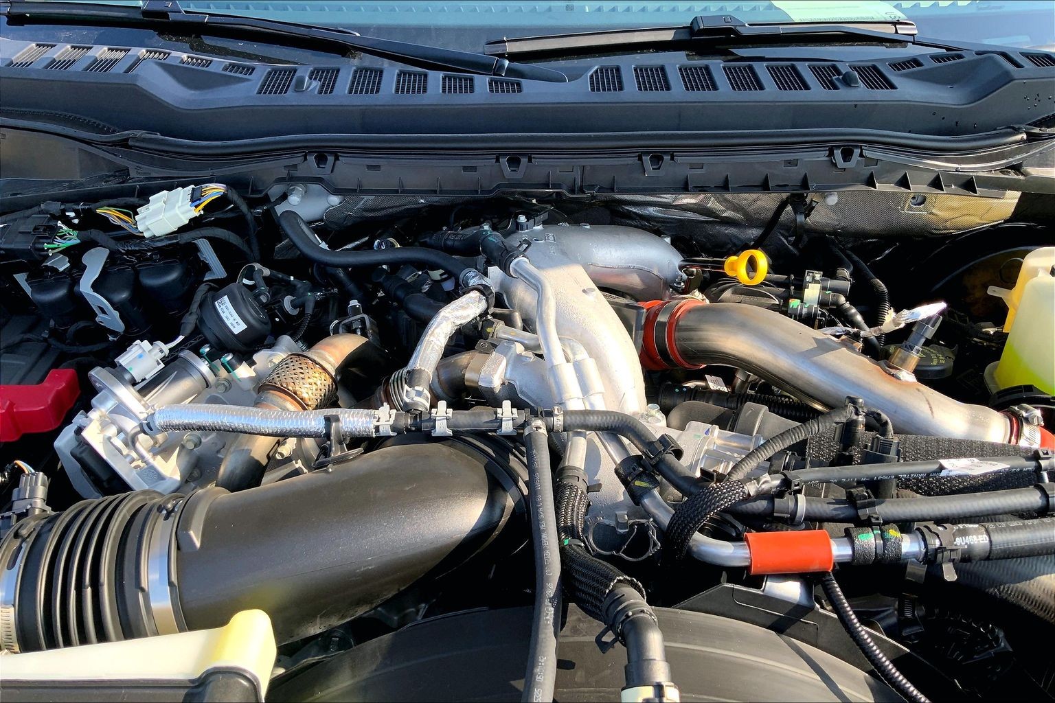 2026 Ford Super Duty F-250 SRW LARIAT Glacier Gray Metallic Tri-Coat at Lufkin Ford