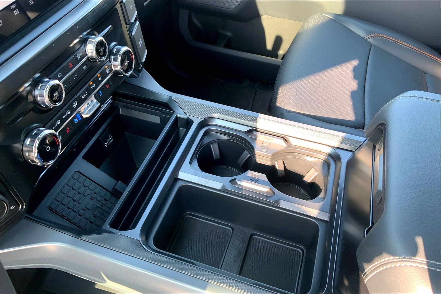 2026 Ford Super Duty F-250 SRW LARIAT Glacier Gray Metallic Tri-Coat at Lufkin Ford