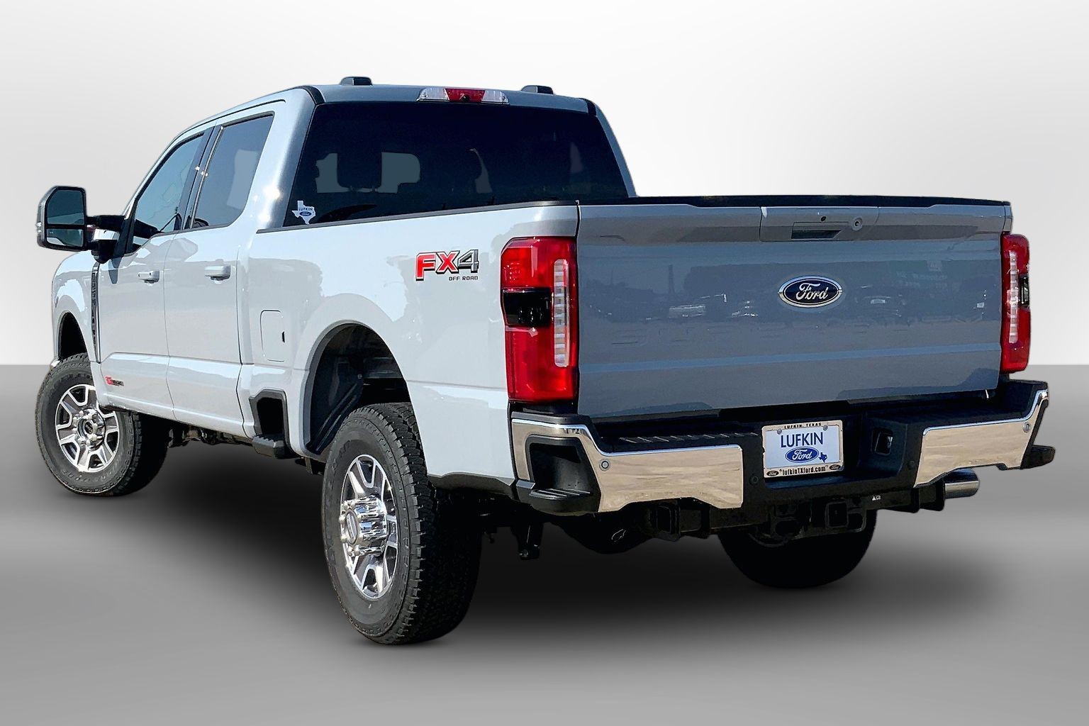 2026 Ford Super Duty F-250 SRW LARIAT Glacier Gray Metallic Tri-Coat at Lufkin Ford