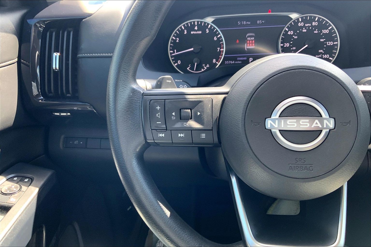 2024 Nissan Pathfinder photo 17 of 33