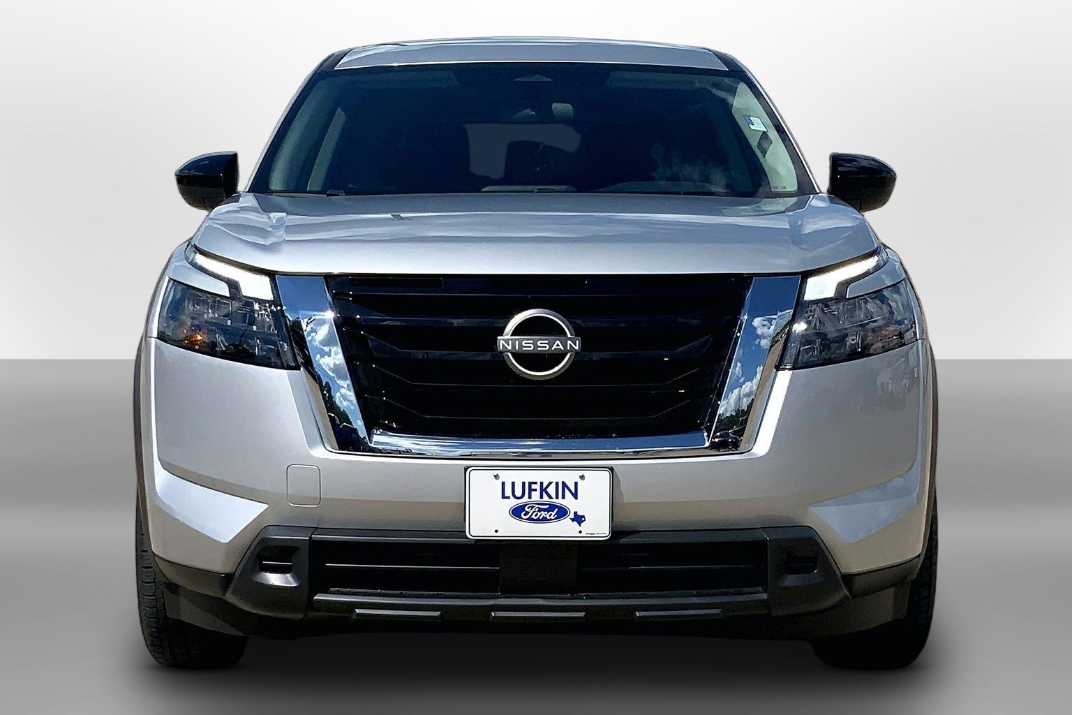 2024 Nissan Pathfinder photo 2 of 33
