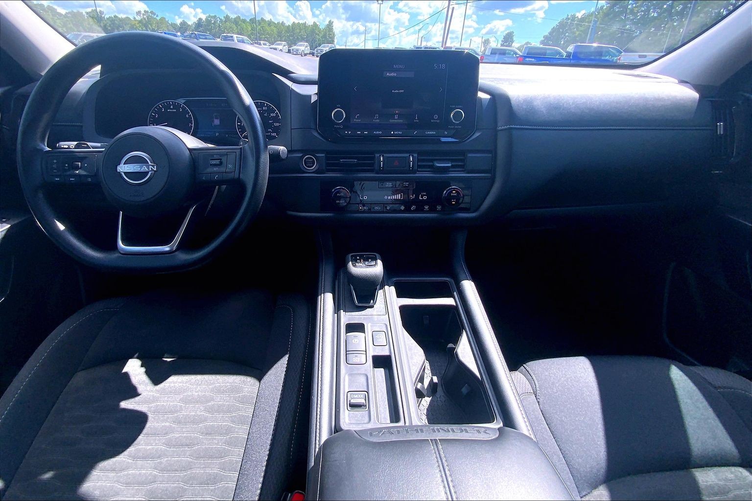 2024 Nissan Pathfinder photo 14 of 33