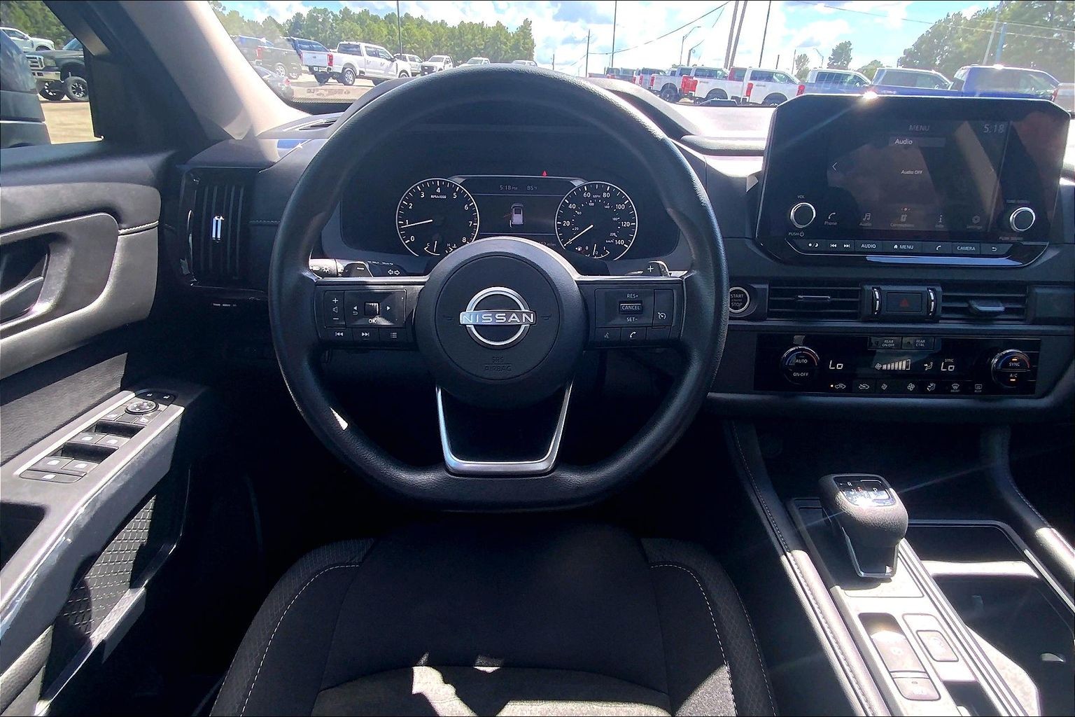 2024 Nissan Pathfinder photo 4 of 33
