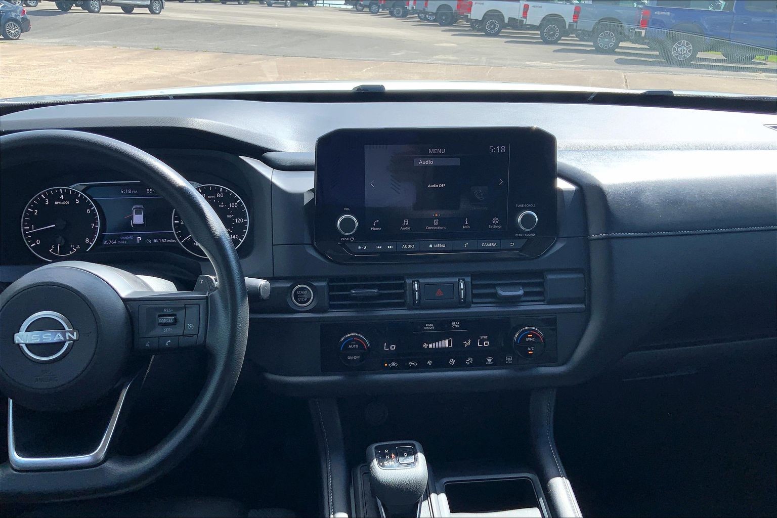 2024 Nissan Pathfinder photo 5 of 33
