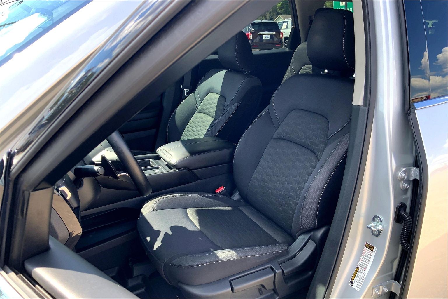 2024 Nissan Pathfinder photo 24 of 33