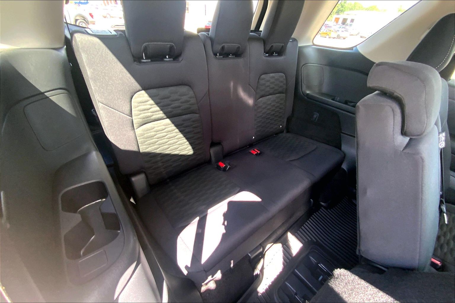 2024 Nissan Pathfinder photo 27 of 33