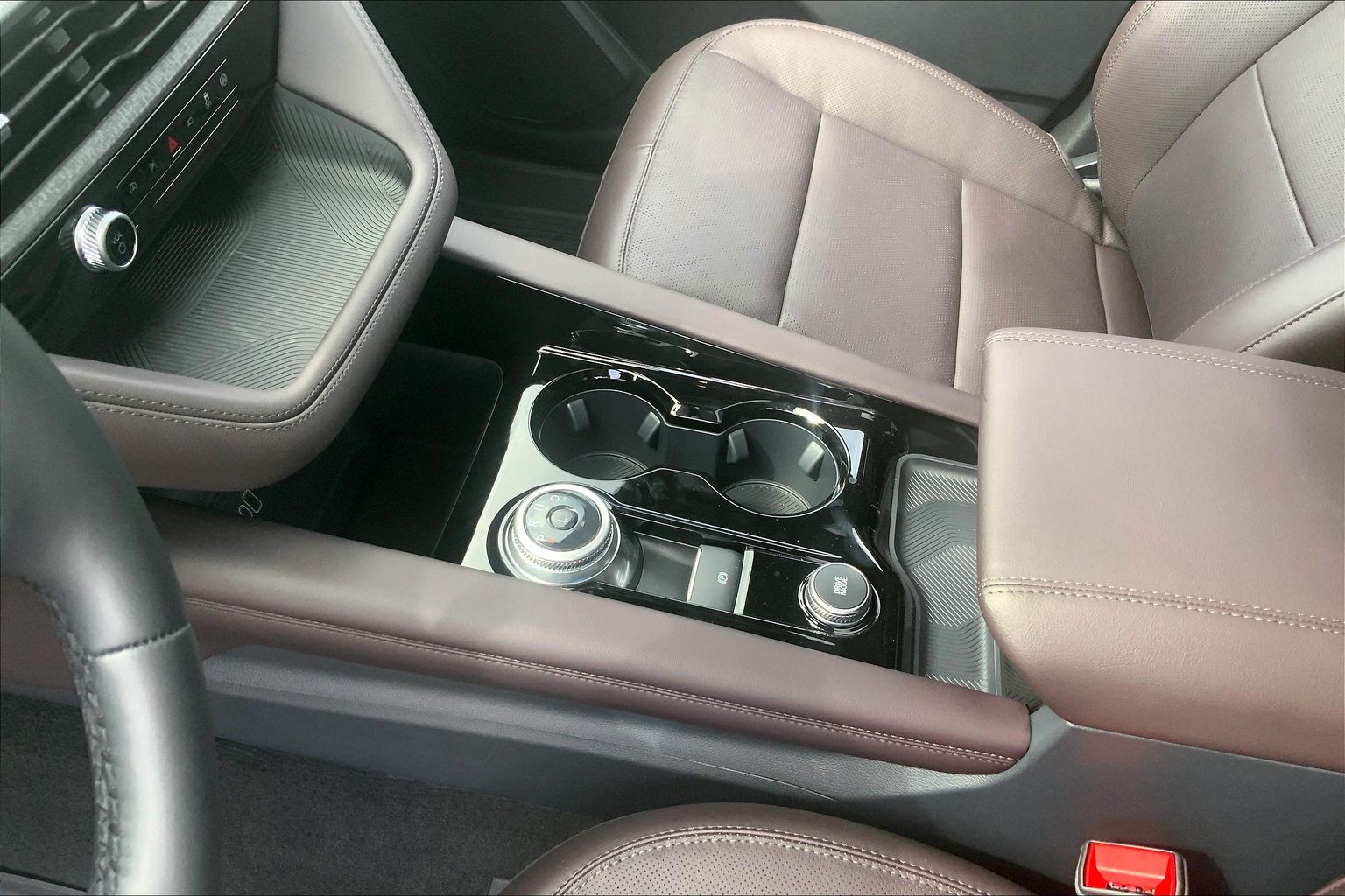 2026 Ford Explorer photo 7 of 13