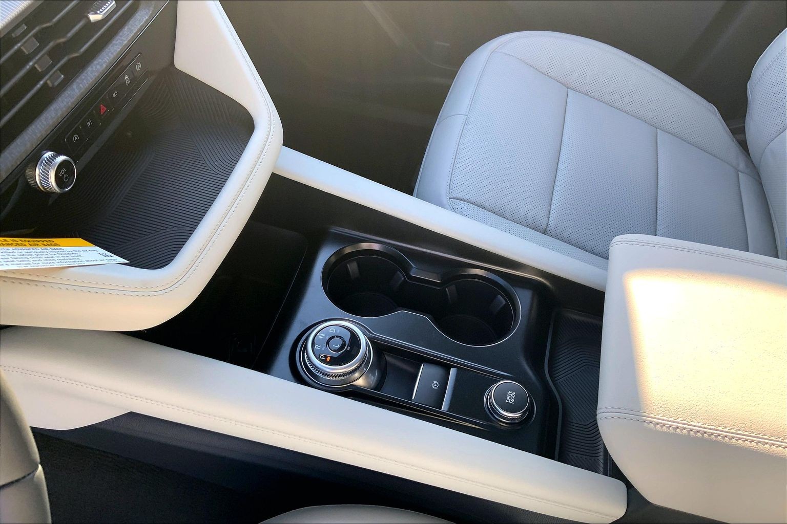 2027 Ford Explorer photo 7 of 13