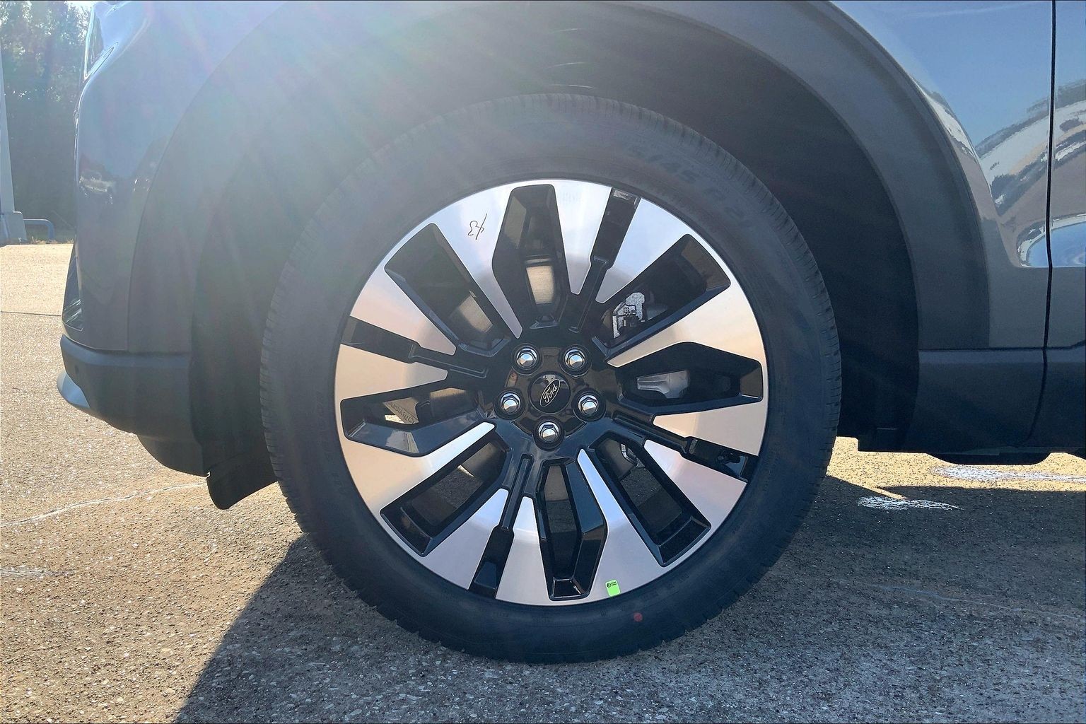 2027 Ford Explorer photo 12 of 13