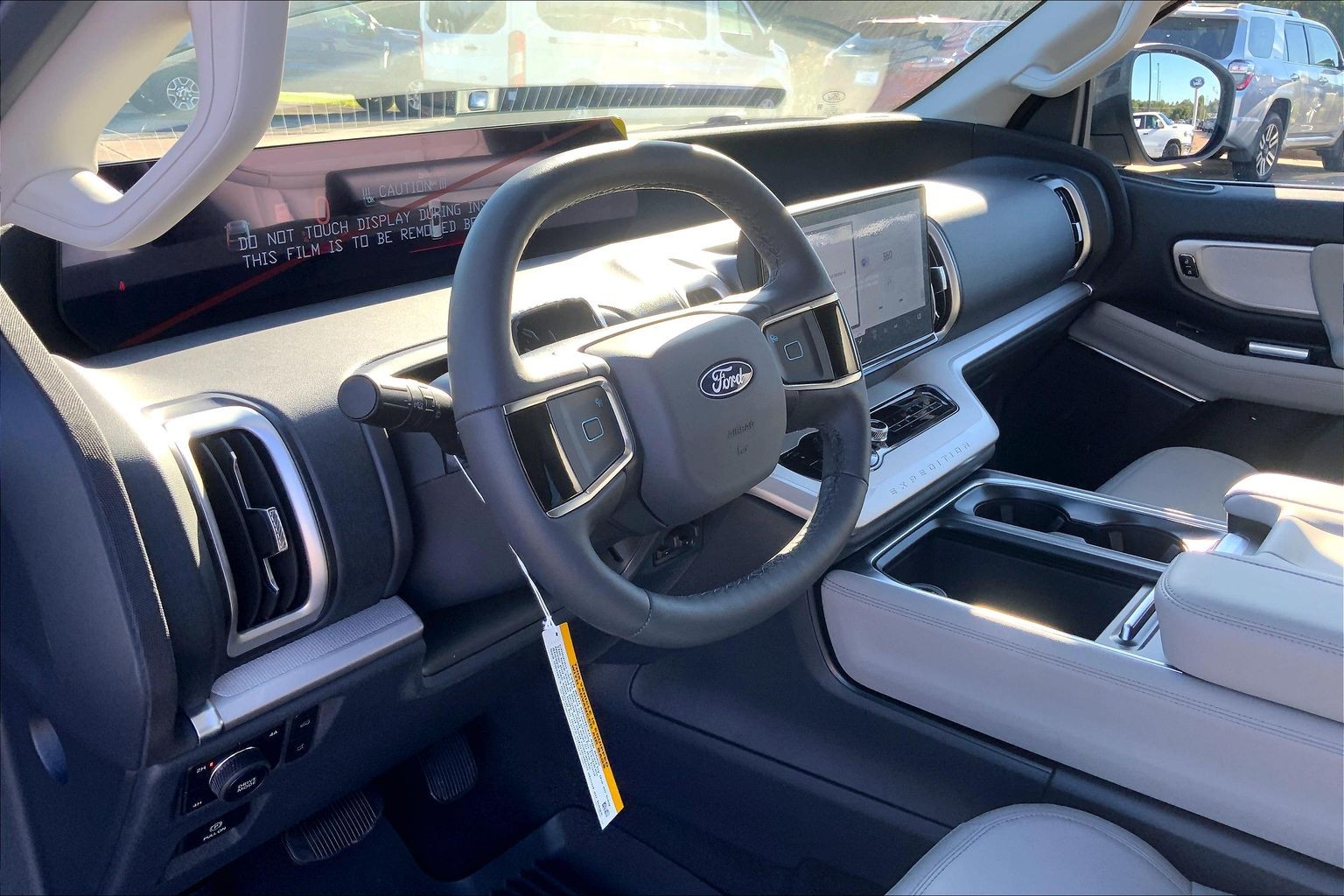 2027 Ford Expedition photo 8 of 13
