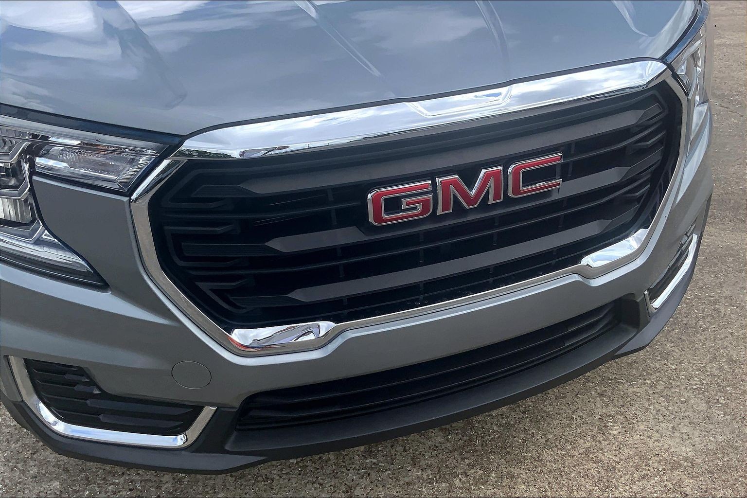 2024 GMC Terrain photo 30 of 33