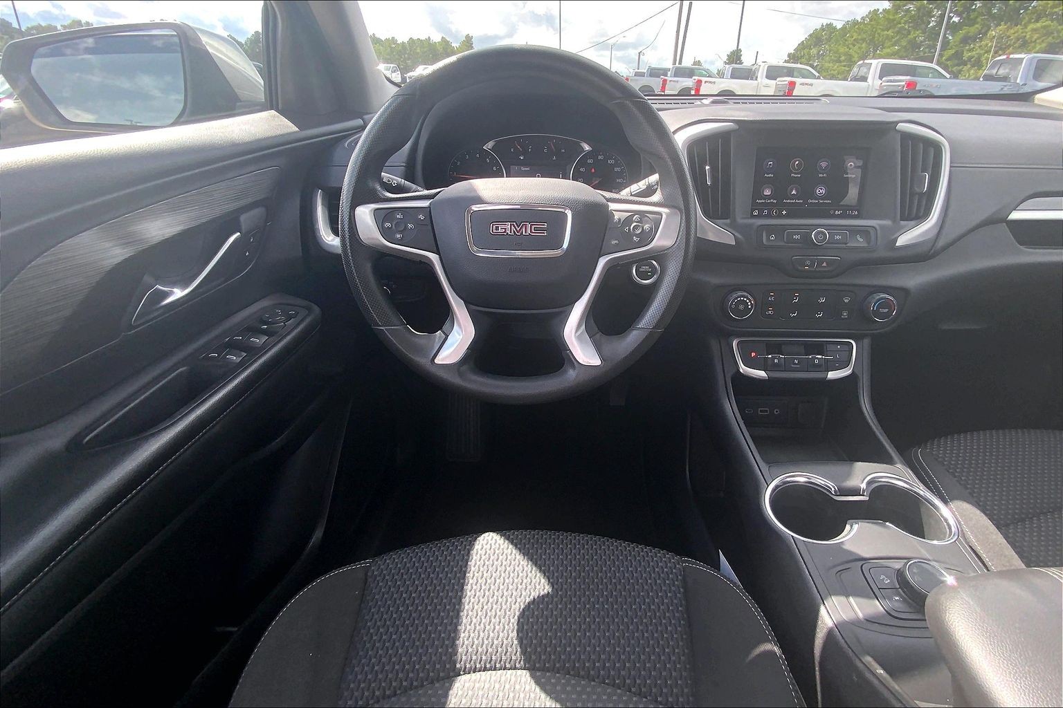 2024 GMC Terrain photo 4 of 33