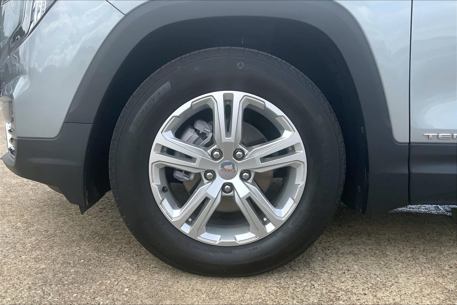 2024 GMC Terrain photo 8 of 33