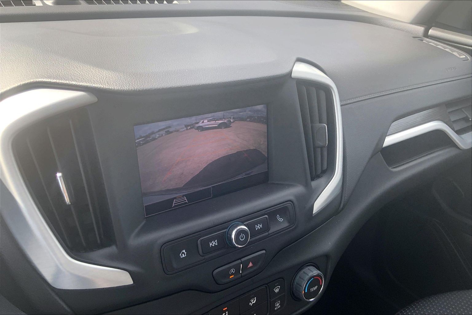 2024 GMC Terrain photo 21 of 33
