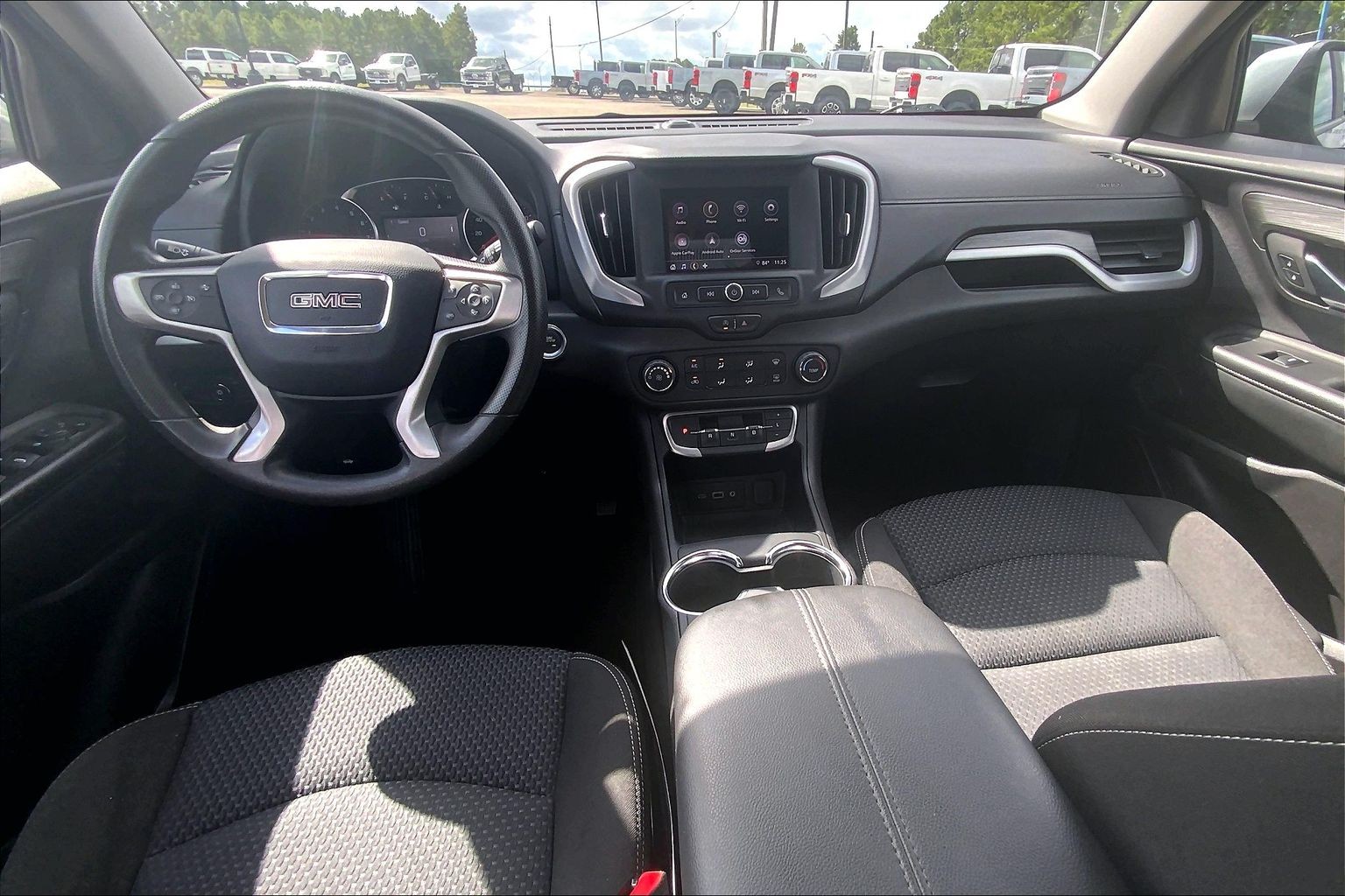2024 GMC Terrain photo 15 of 33