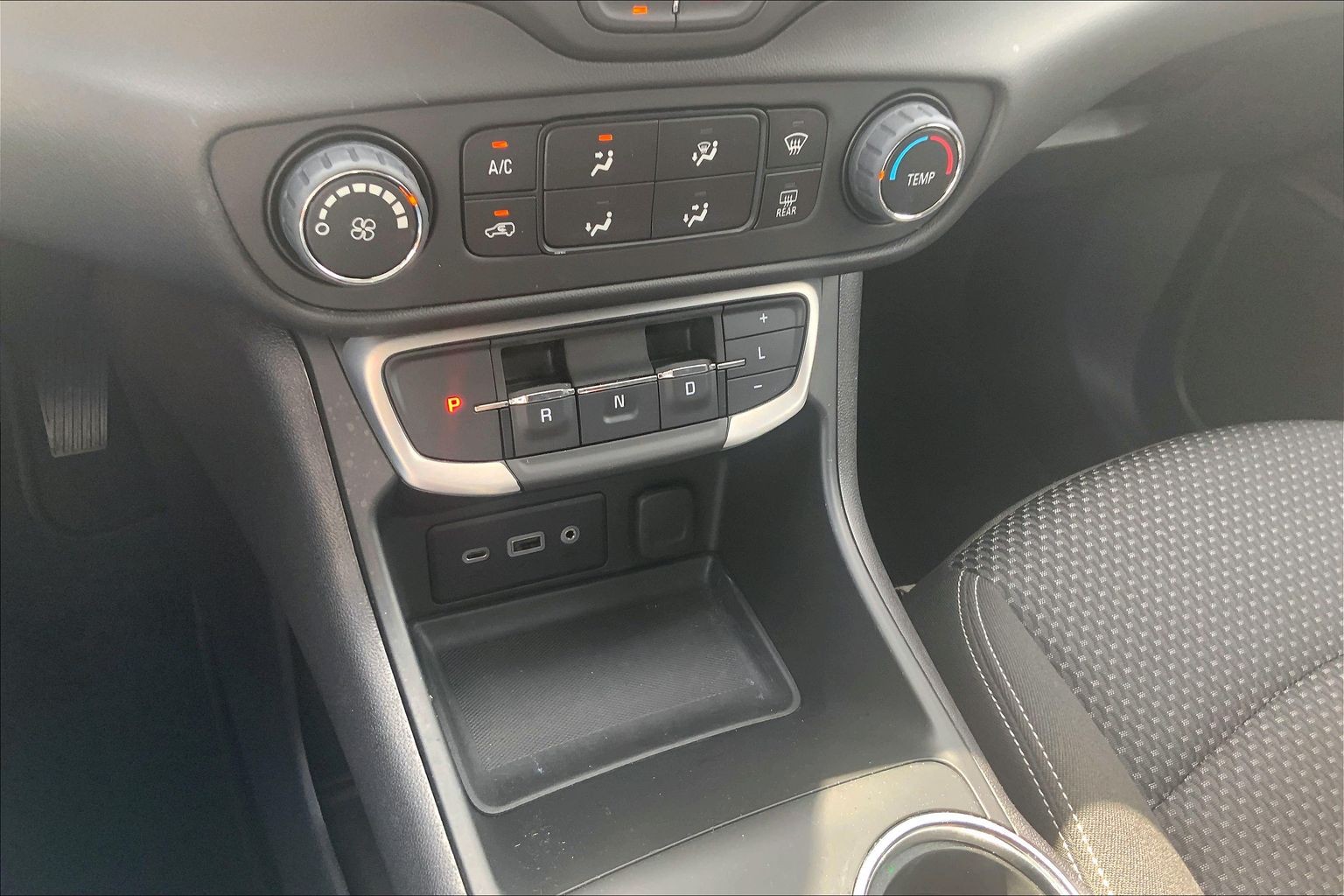 2024 GMC Terrain photo 33 of 33